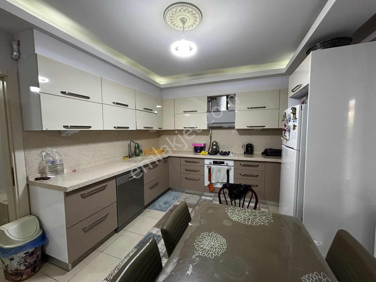 Yoncalıda 2.5 Kat'lı, Doğalgazlı, Bahçeli Villa — fotoğraf 5