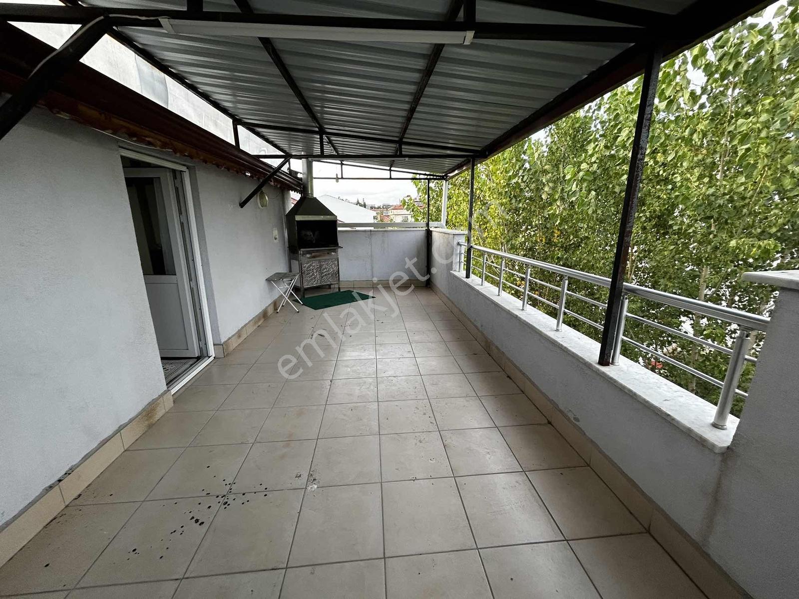 Yoncalıda 2.5 Kat'lı, Doğalgazlı, Bahçeli Villa — fotoğraf 21