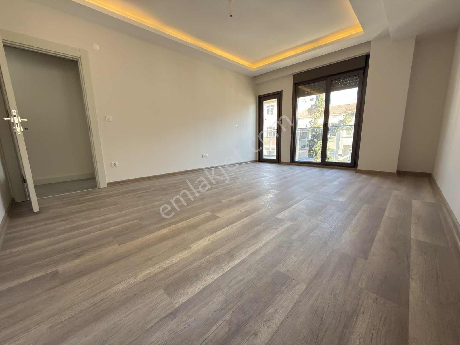 Focustan Adliye Ve Hastanenin Dibinde,katta,sıfır,lüks,geniş 3+1 — fotoğraf 2
