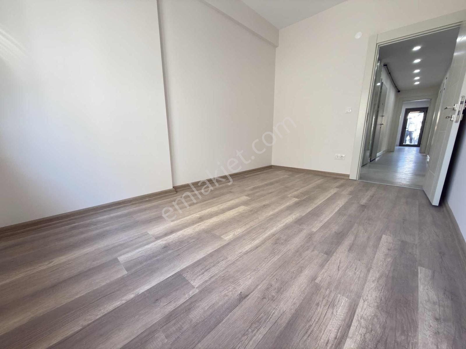 Focustan Adliye Ve Hastanenin Dibinde,katta,sıfır,lüks,geniş 3+1 — fotoğraf 6
