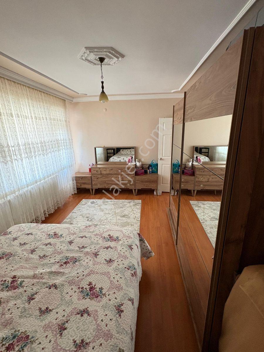 Bahçelievler Mah. Sanayi Kavşağında, Geniş 145 M² 3+1 Daire — fotoğraf 9