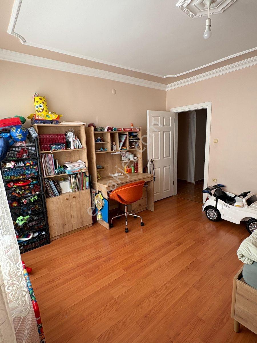 Bahçelievler Mah. Sanayi Kavşağında, Geniş 145 M² 3+1 Daire — fotoğraf 16