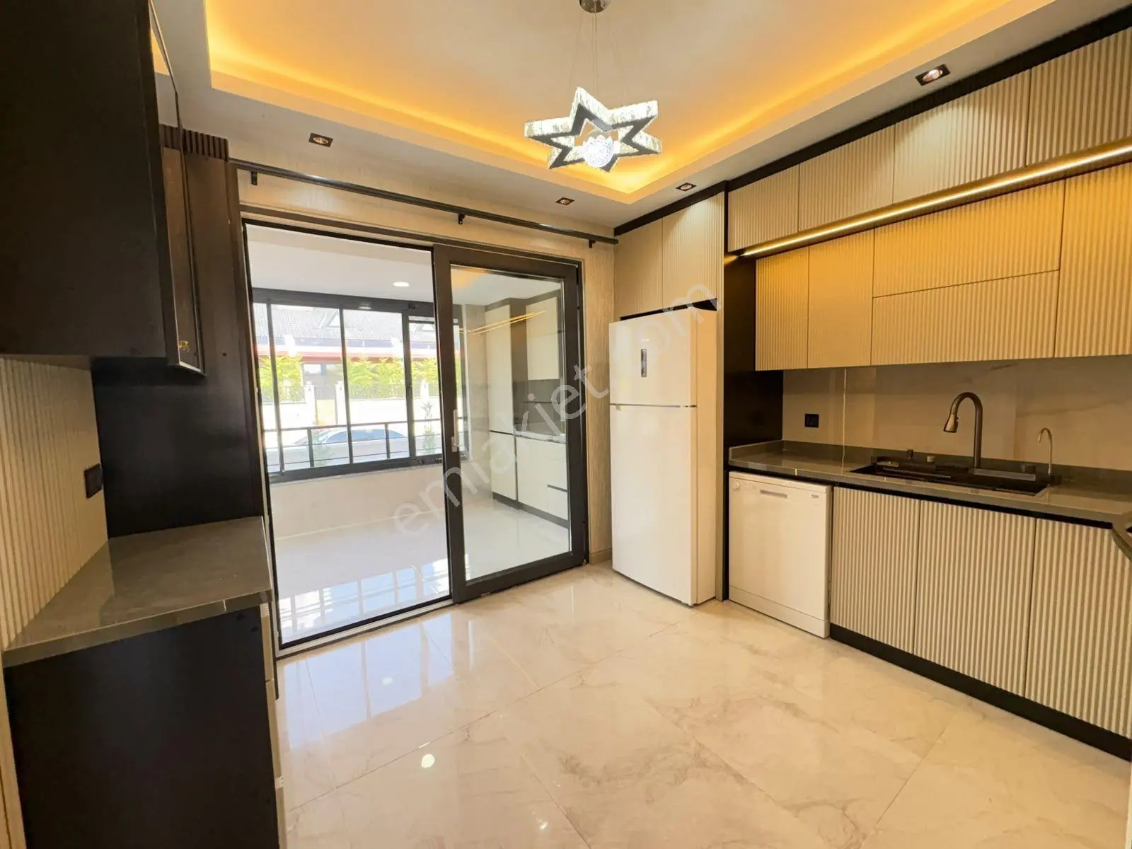 Yüksel Şahin'den Yazır Da Selçuk Üniversitesine Yakın 7+1 Satılık Luks Villa — fotoğraf 10