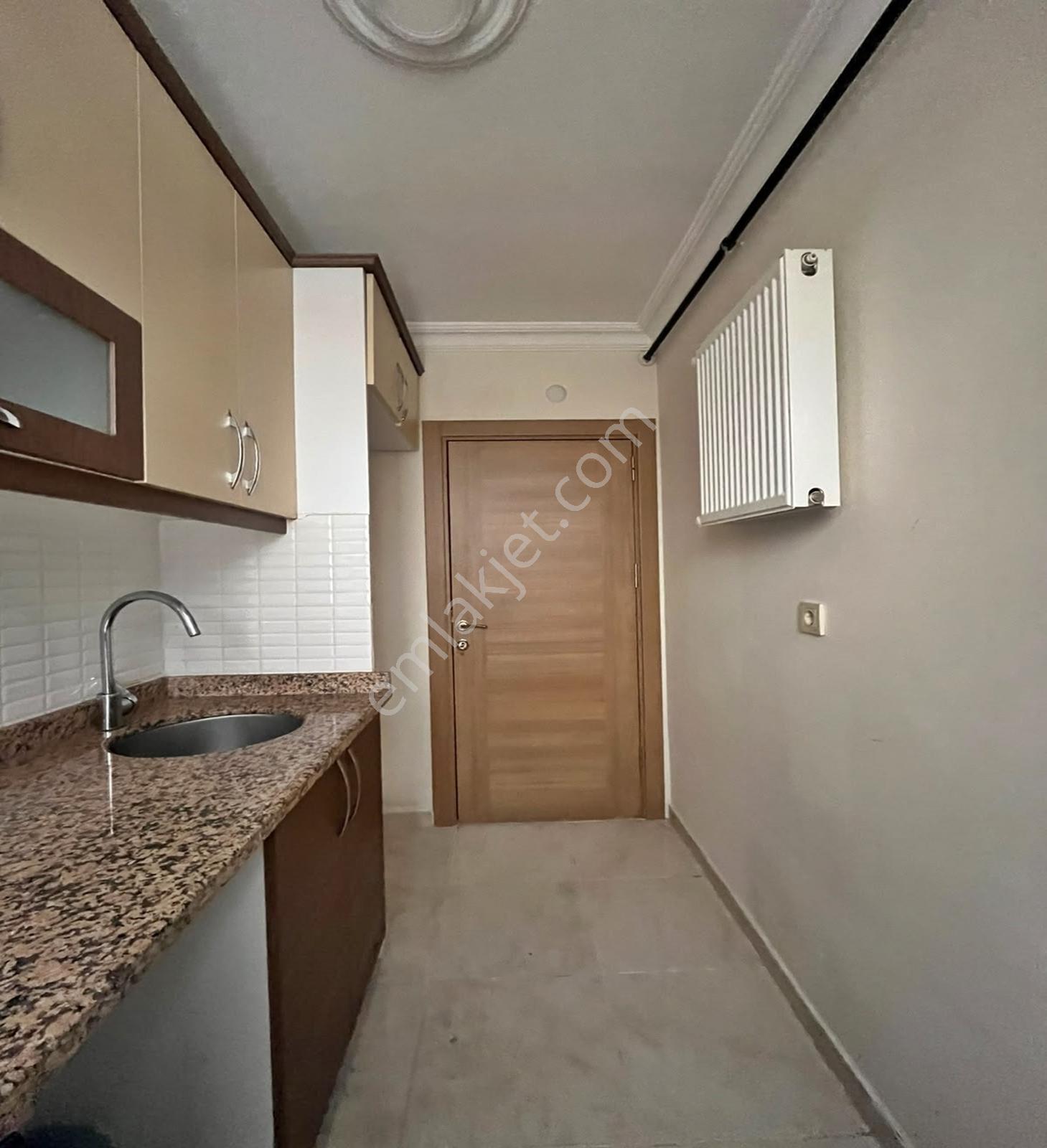 Kod 5452 Avrasya Yapı Dan Merkezi Konumda 2+1 Ara Kat Daire — fotoğraf 3