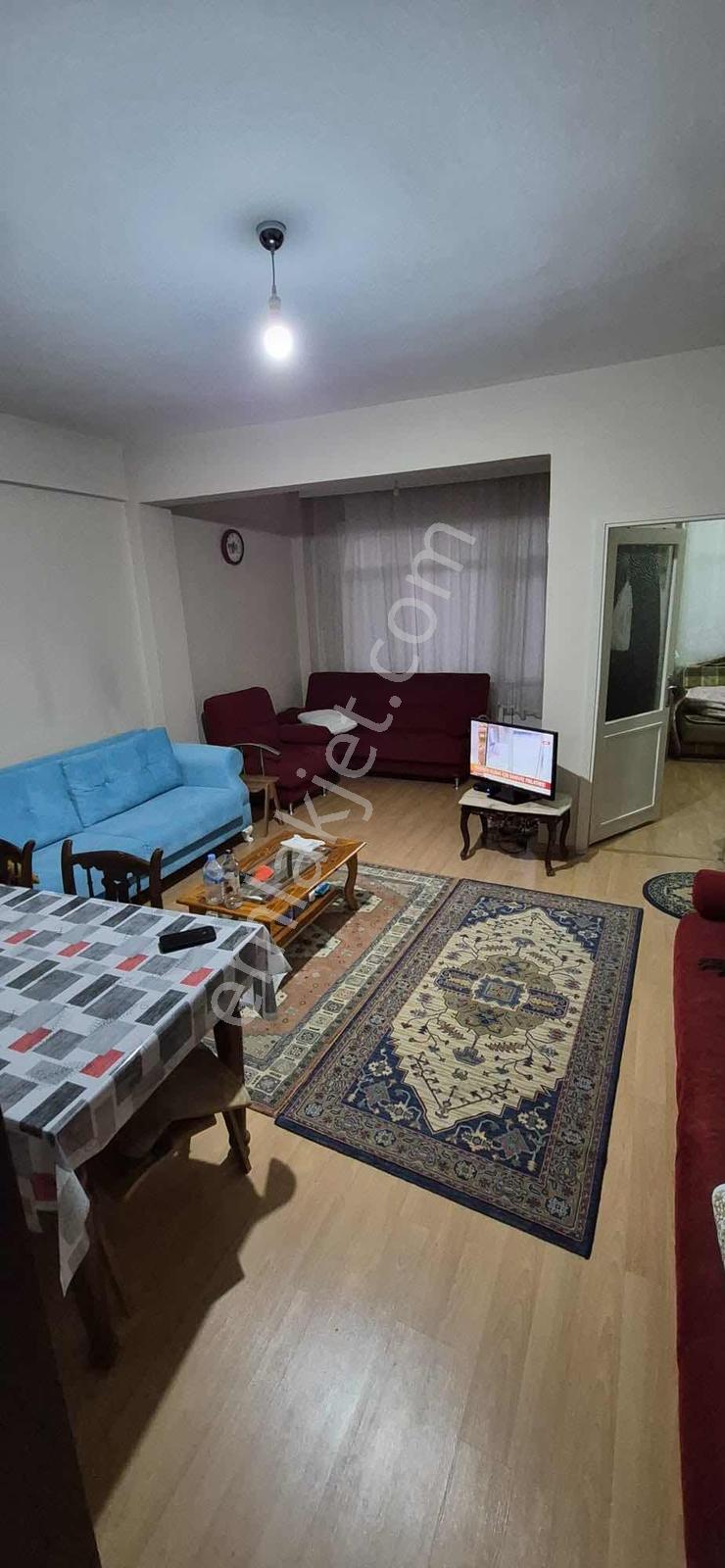 Şemsipaşada 2+1 | 90 M² Net | 2 Balkon | Ara Kat | Kat Mülkiyet