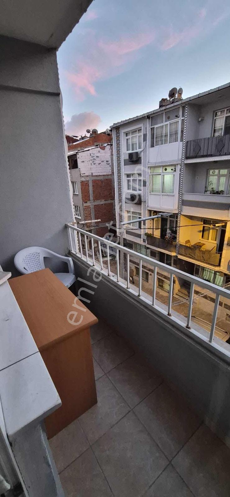 Şemsipaşada 2+1 | 90 M² Net | 2 Balkon | Ara Kat | Kat Mülkiyet — fotoğraf 11