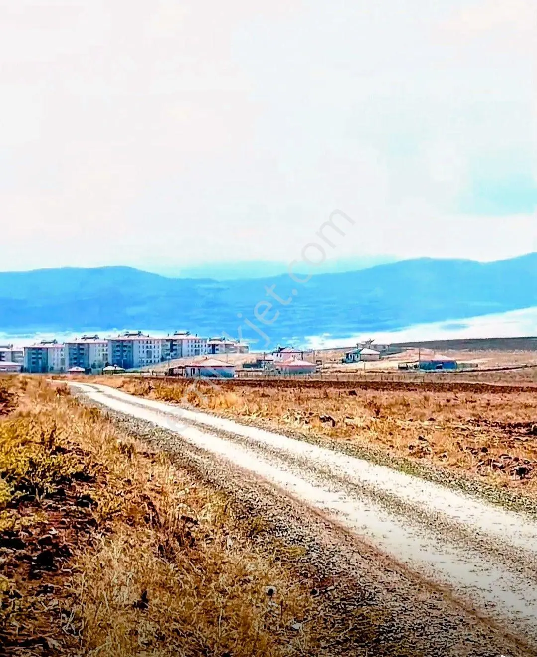 415M2 İmarlı Köşe Başı Yaylalık Arsalar Hemen Gel Evini Yap
