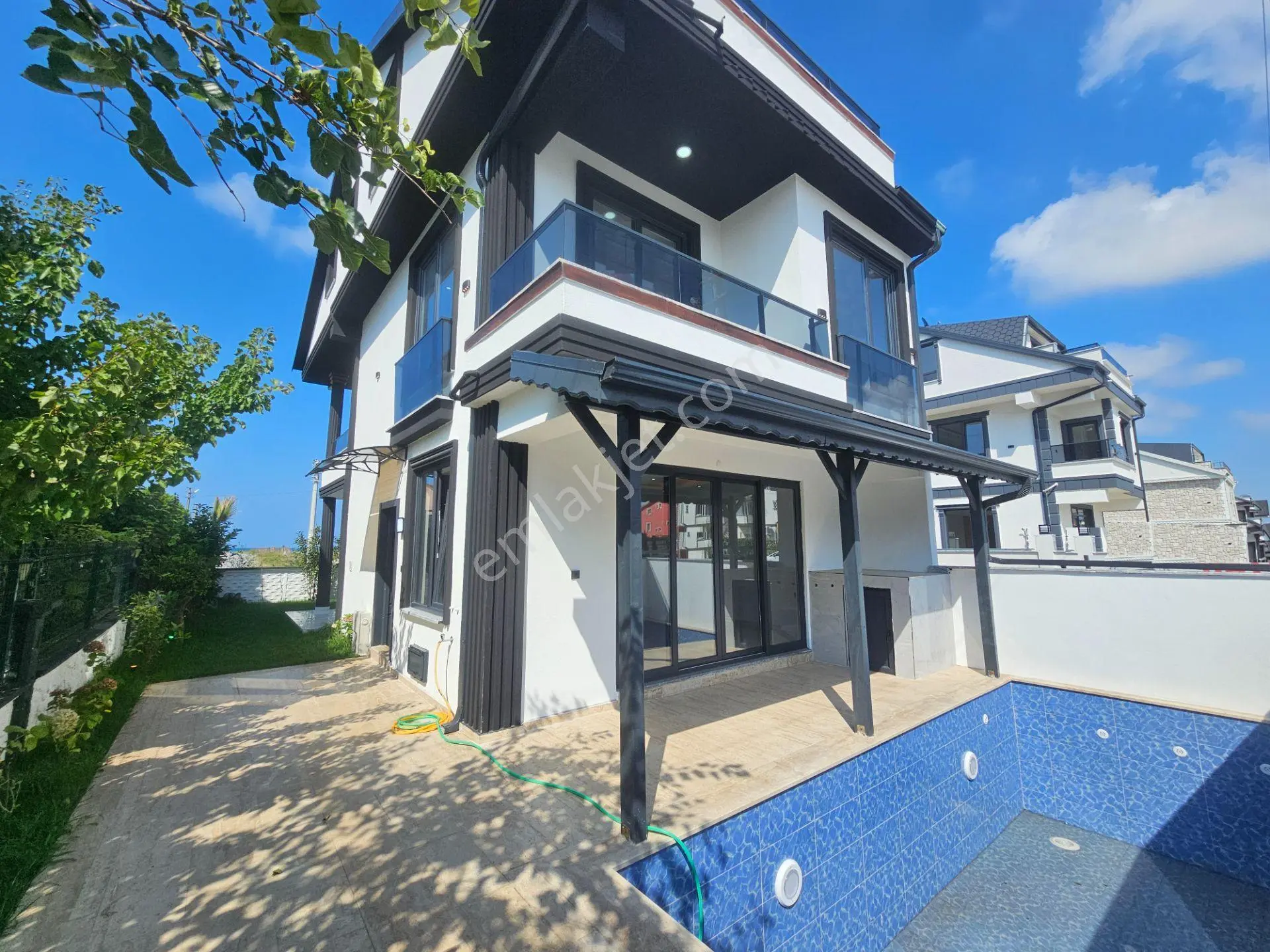 Deniz'den 4+1 Müstakil Parsel , Havuzlu ,ayrı Mutfaklı Denize Yakın Villa — fotoğraf 2