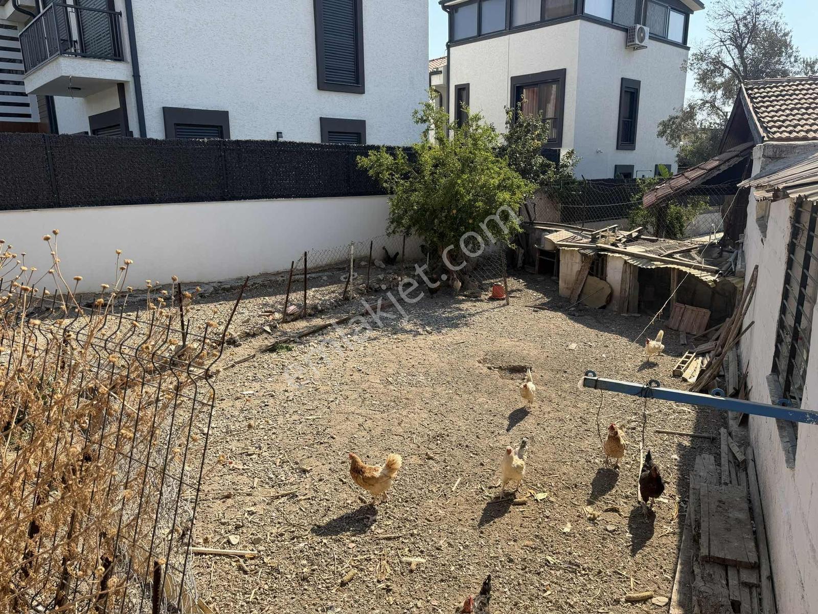 Urla Kalabak Mahallesi'Nde Satılık Müstakil Arsa