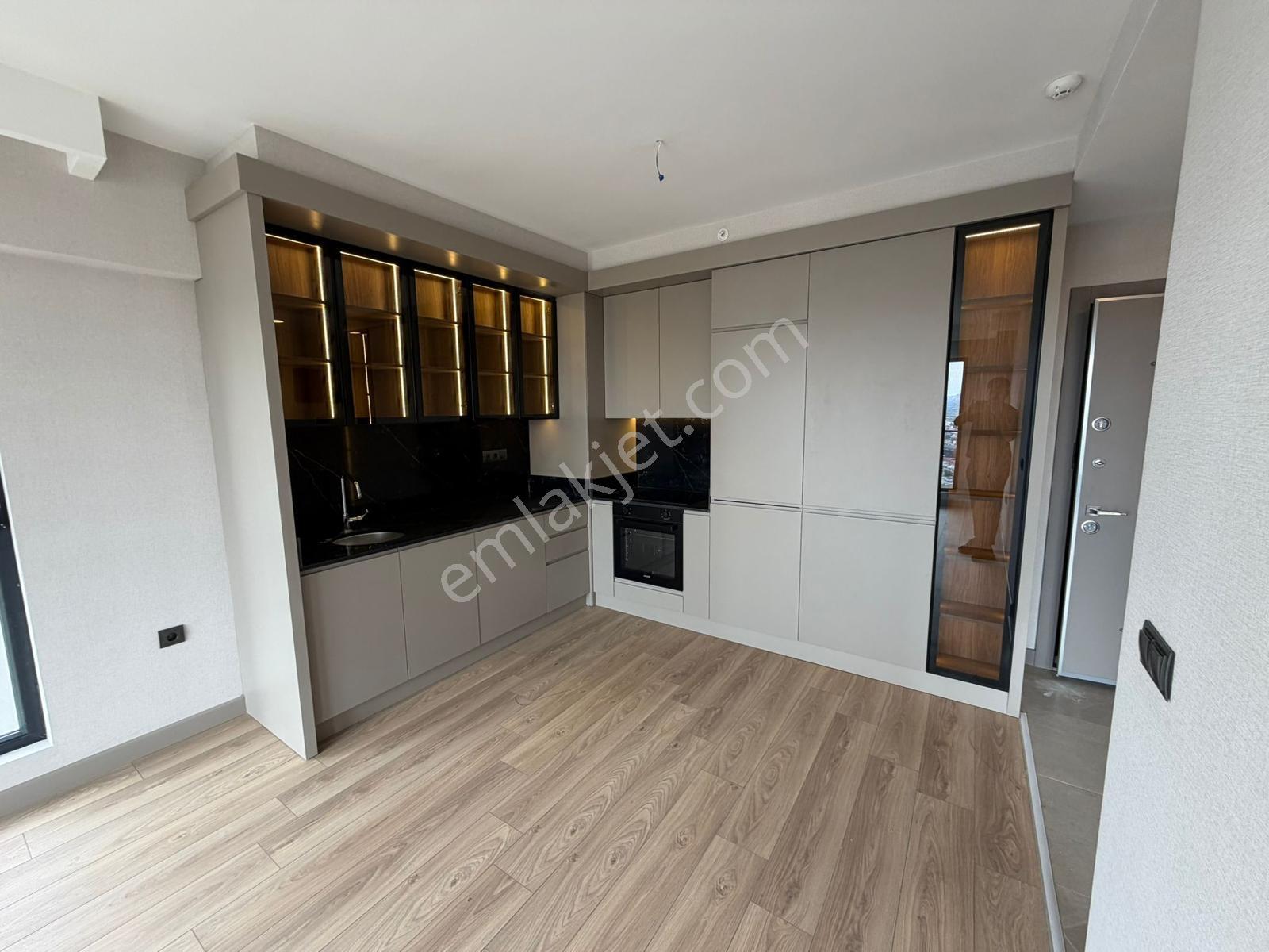 Polat Live Emlaktan 'tan Relax Cadde Sitesi Satılık 1+1 — fotoğraf 6
