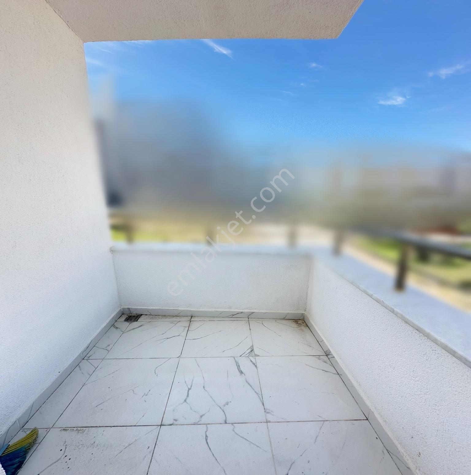 Kod 5453 Osmangazi Mah. Caddeye Cephe Önü Açık 2+1 Arakat — fotoğraf 2
