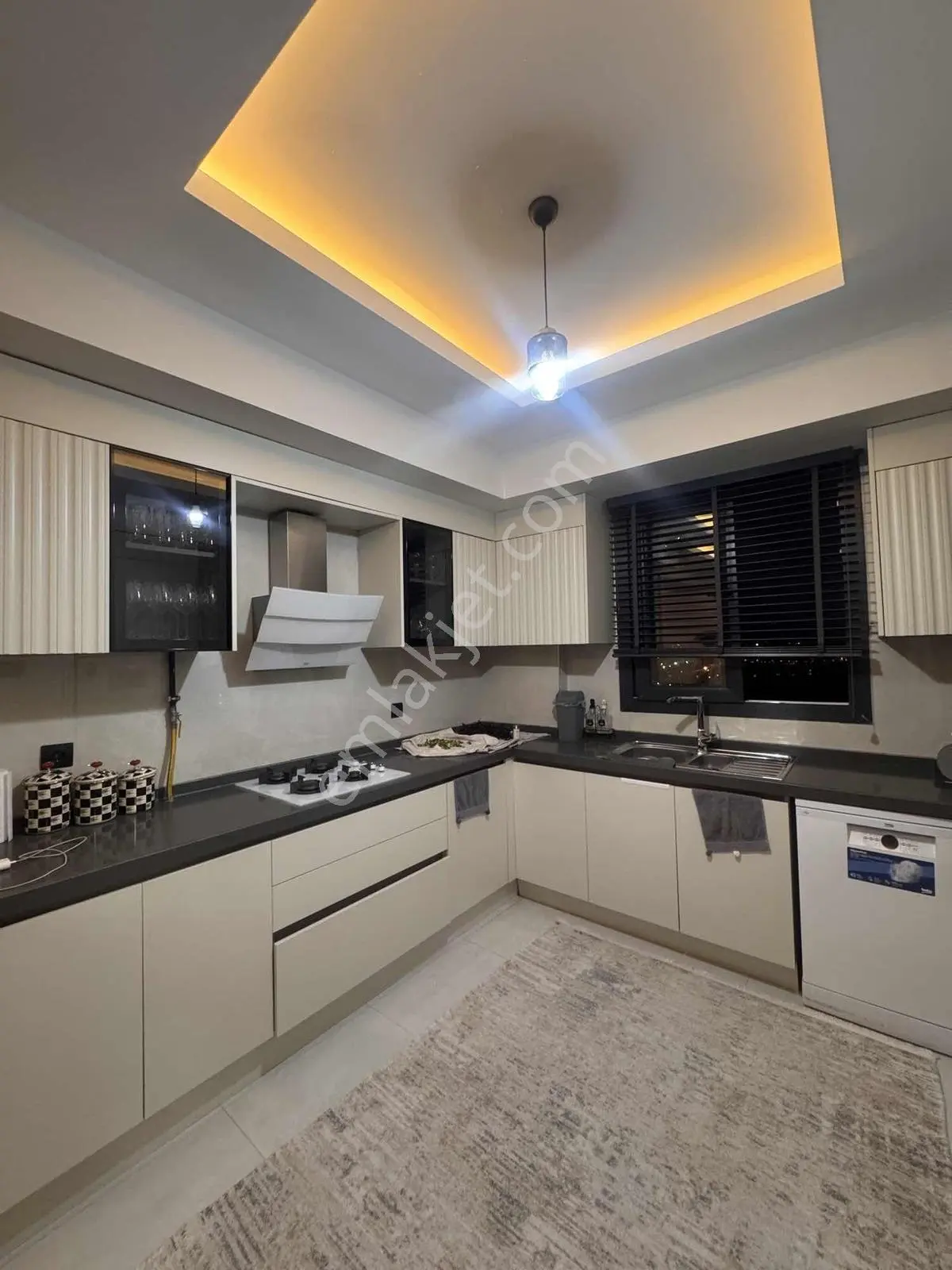 Yenicezaevi Karşısı Ultra Lüx 3.5+1 Daire — fotoğraf 4