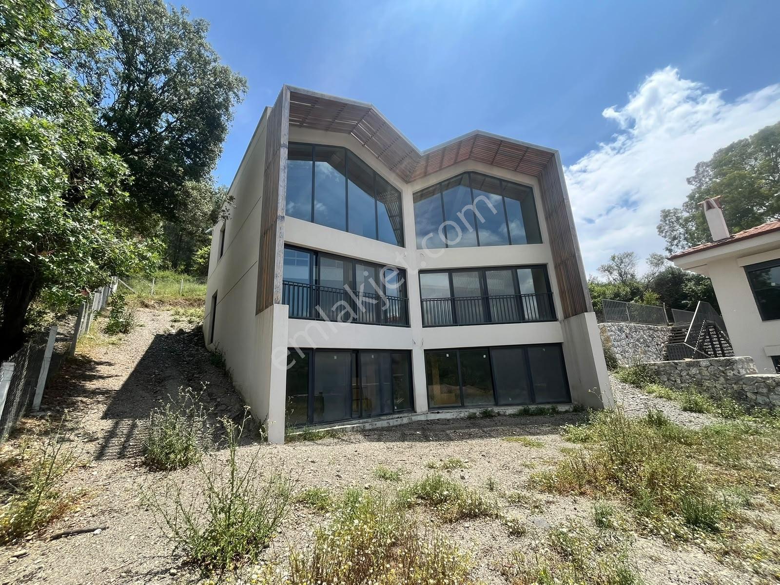 Select'Ten Akyaka'Ya Komşu Ula Çıtlık'Ta Satılık 2Adt İkiz Villa