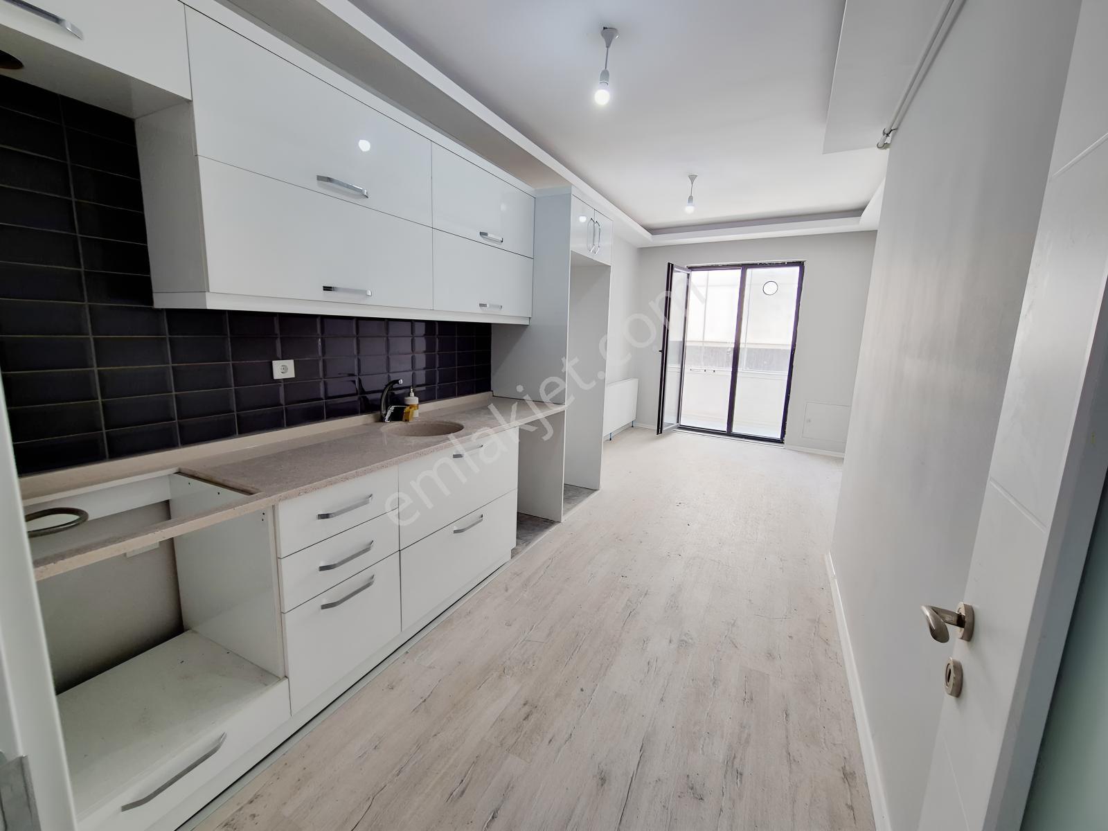 Özlücede Okullar Ve Villa Bölgesinde 2+1 Fırsat Fiyata !! — fotoğraf 4