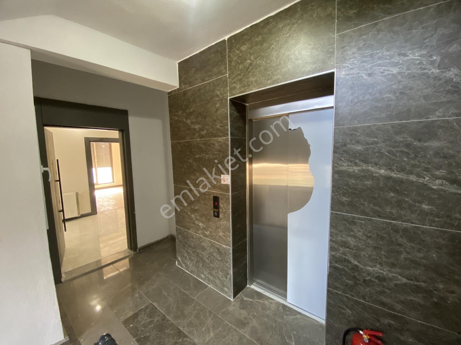 Antalya Serik Emincelerde Site İçerisinde Satılık 3+1 Daire — fotoğraf 2