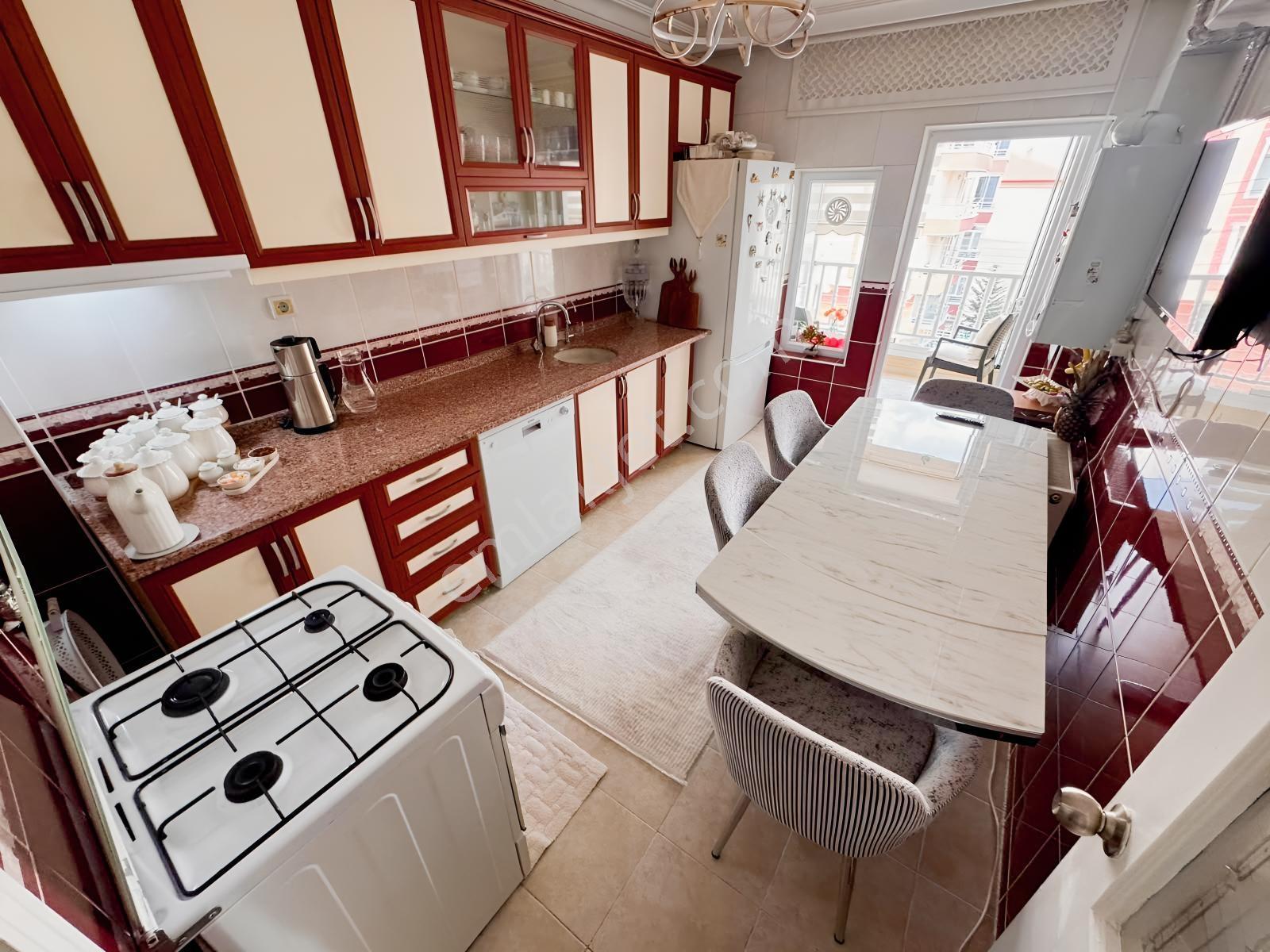 Keçiören Kanuni Mah Ön Cephe Çift Balkon Geniş 3+1 Satılık Daire — fotoğraf 4