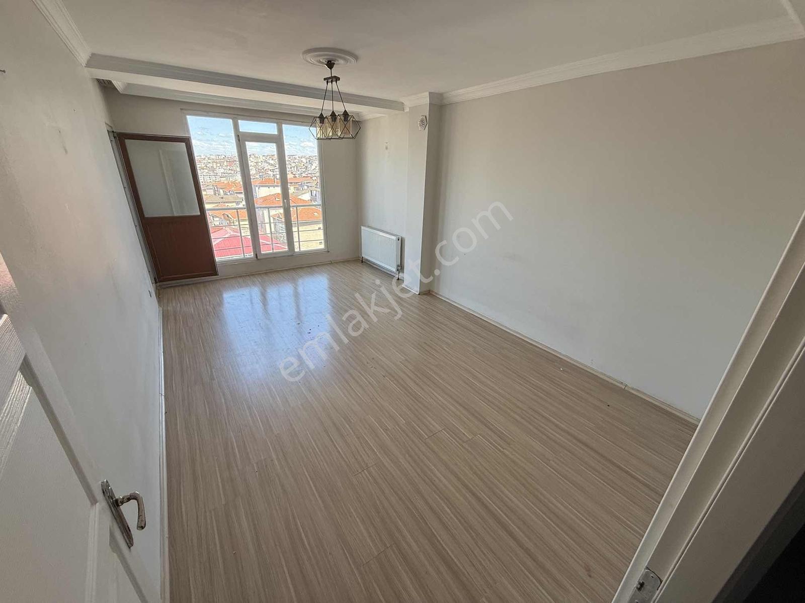 Wera'dan Satılık 2+1 Ara Kat Asansörlü Daire — fotoğraf 2