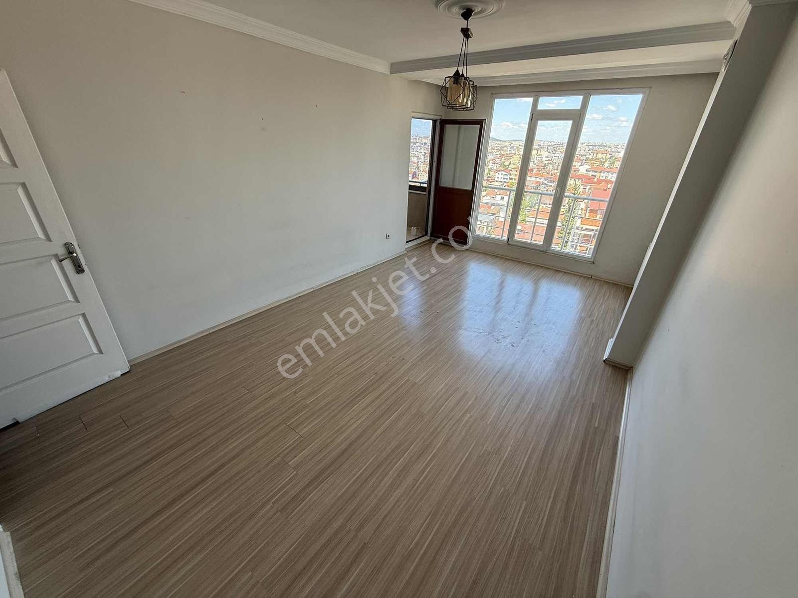 Wera'dan Satılık 2+1 Ara Kat Asansörlü Daire — fotoğraf 6