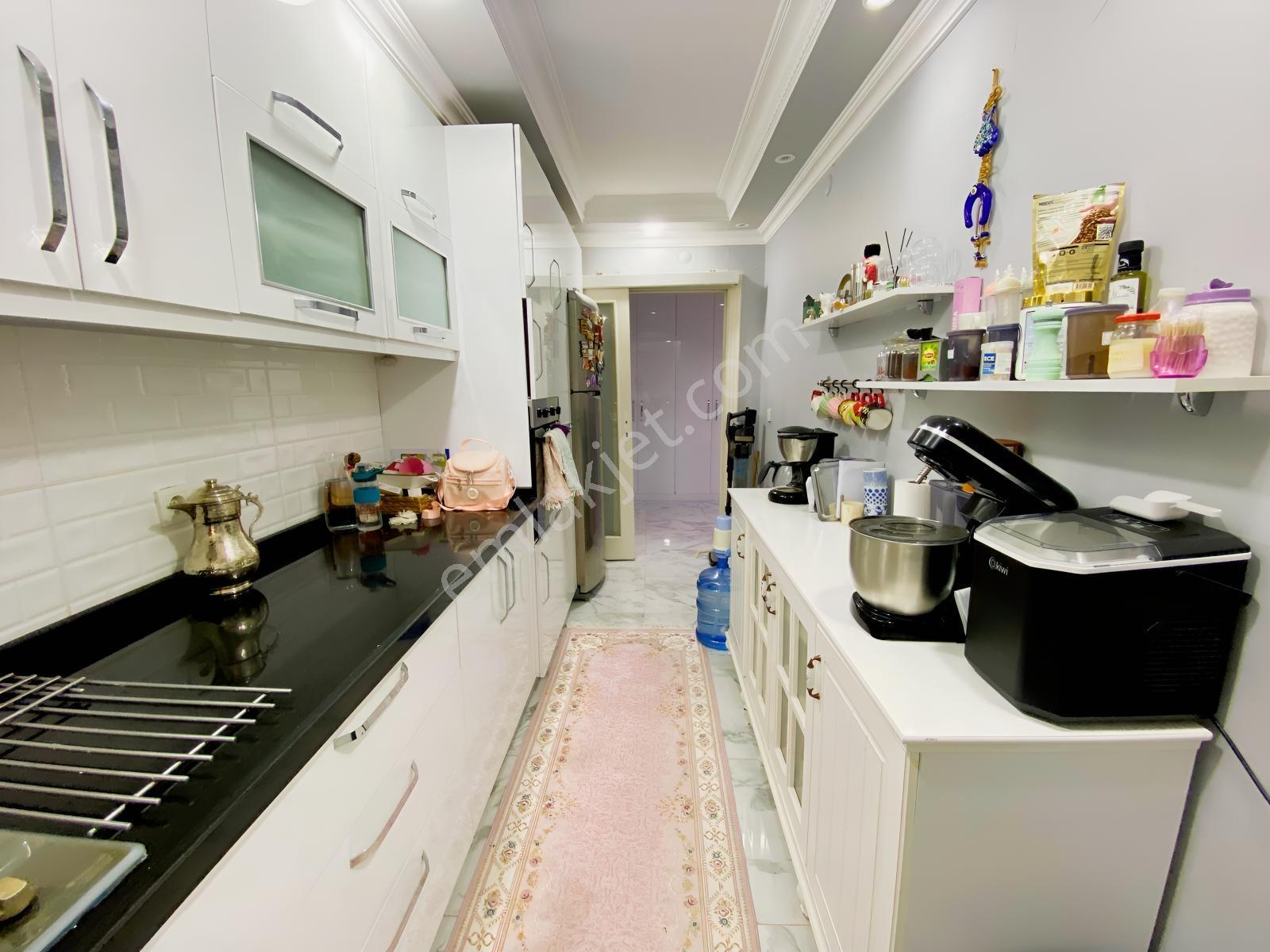 Büyükçekmece, Havuzlu, Otoparklı 3+1 Giriş 150m2 Satılık Daire!! — fotoğraf 14