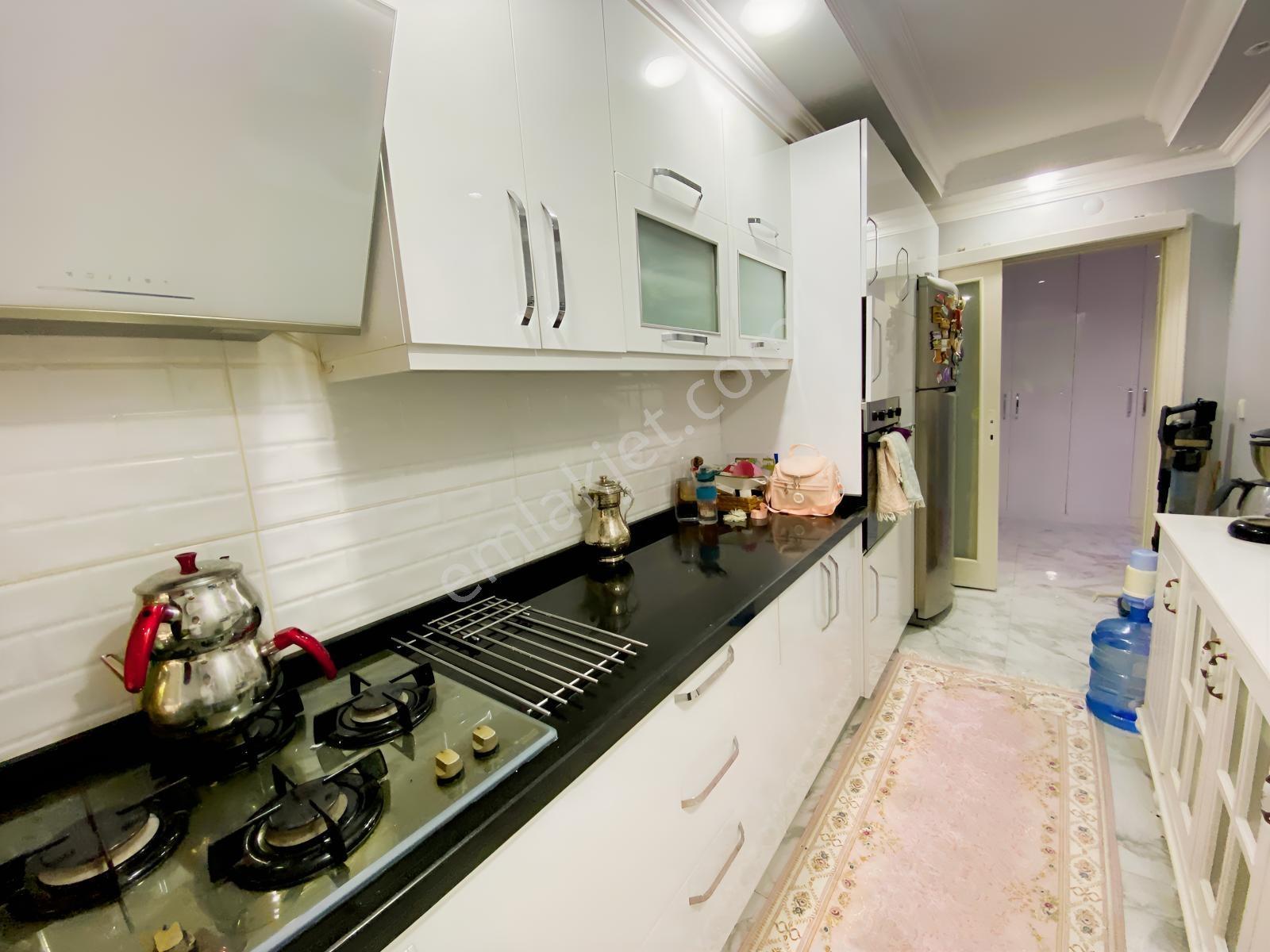 Büyükçekmece, Havuzlu, Otoparklı 3+1 Giriş 150m2 Satılık Daire!! — fotoğraf 16
