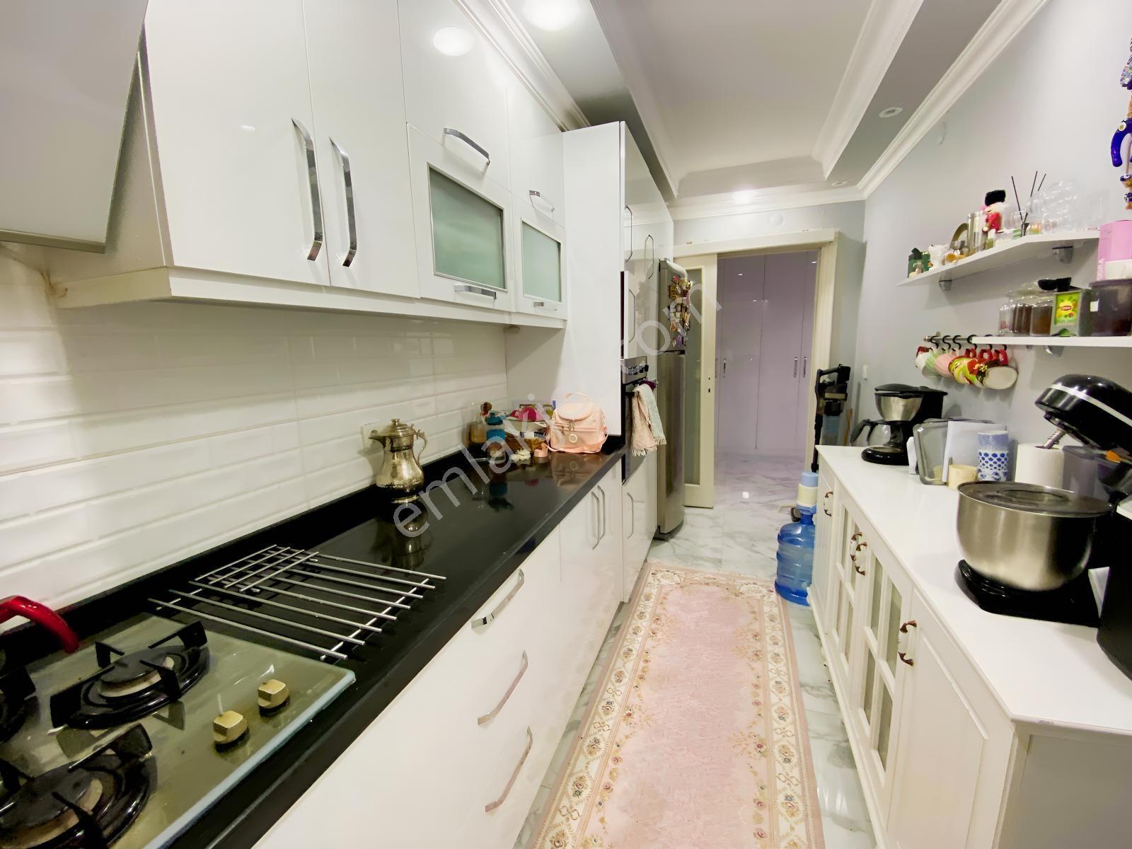 Büyükçekmece, Havuzlu, Otoparklı 3+1 Giriş 150m2 Satılık Daire!! — fotoğraf 17
