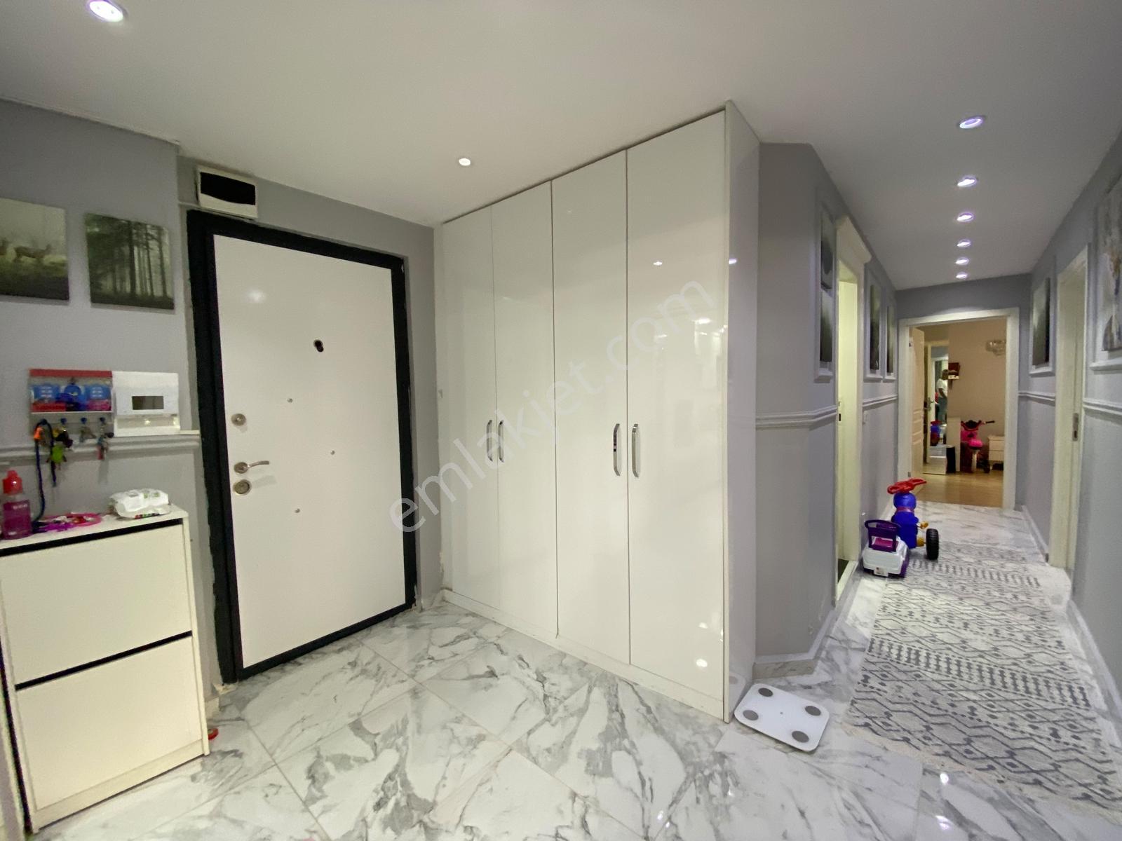 Büyükçekmece, Havuzlu, Otoparklı 3+1 Giriş 150m2 Satılık Daire!! — fotoğraf 24