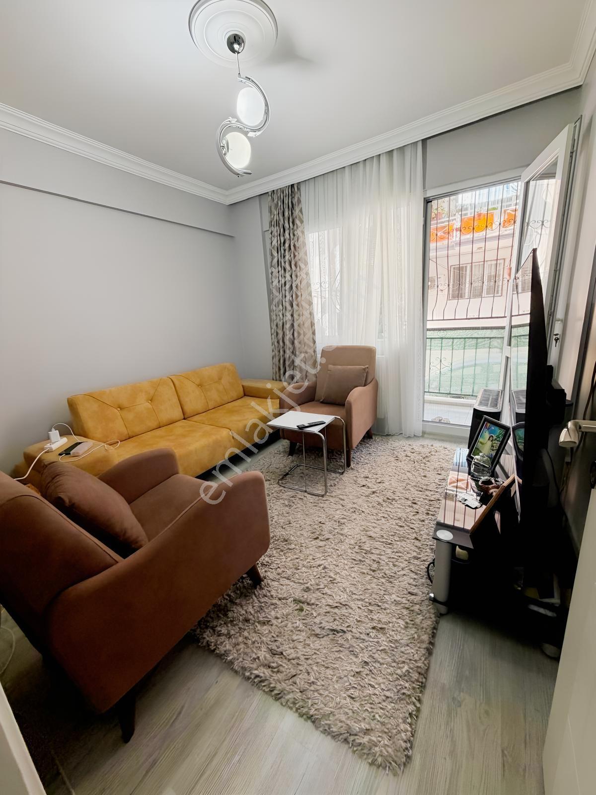 Demetten Ordu Caddesi Yakını Tadilatlı 2+1 Satılık Daire...