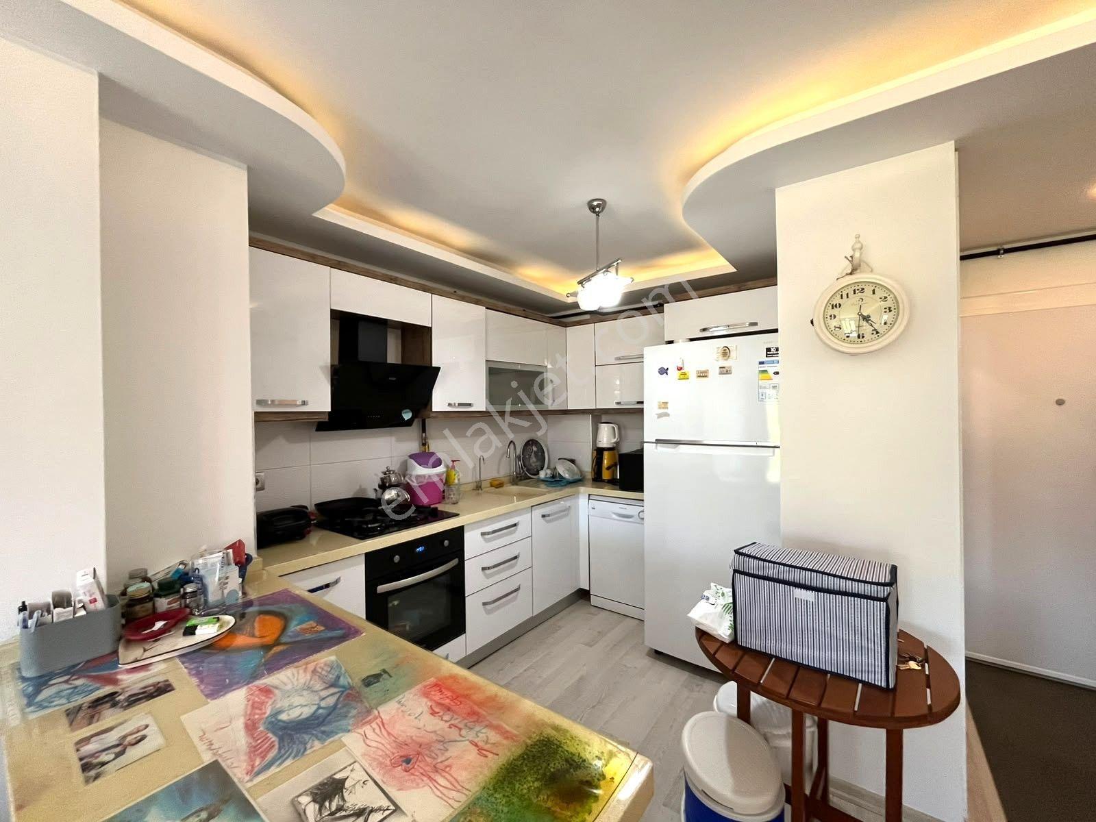 Gümüşden Akçay'da Ön Cephe Arakat Cam Balkonlu Doğalgazlı 1+1 Daire — fotoğraf 2