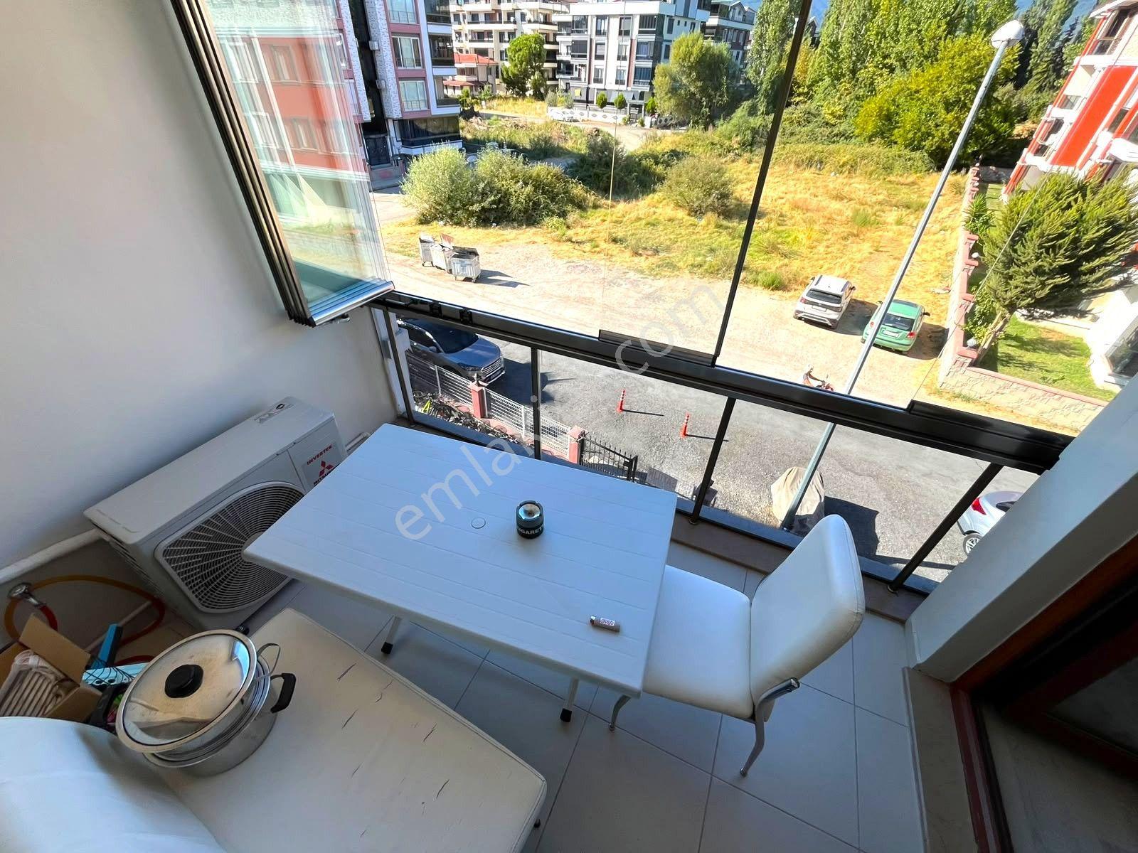 Gümüşden Akçay'da Ön Cephe Arakat Cam Balkonlu Doğalgazlı 1+1 Daire — fotoğraf 27