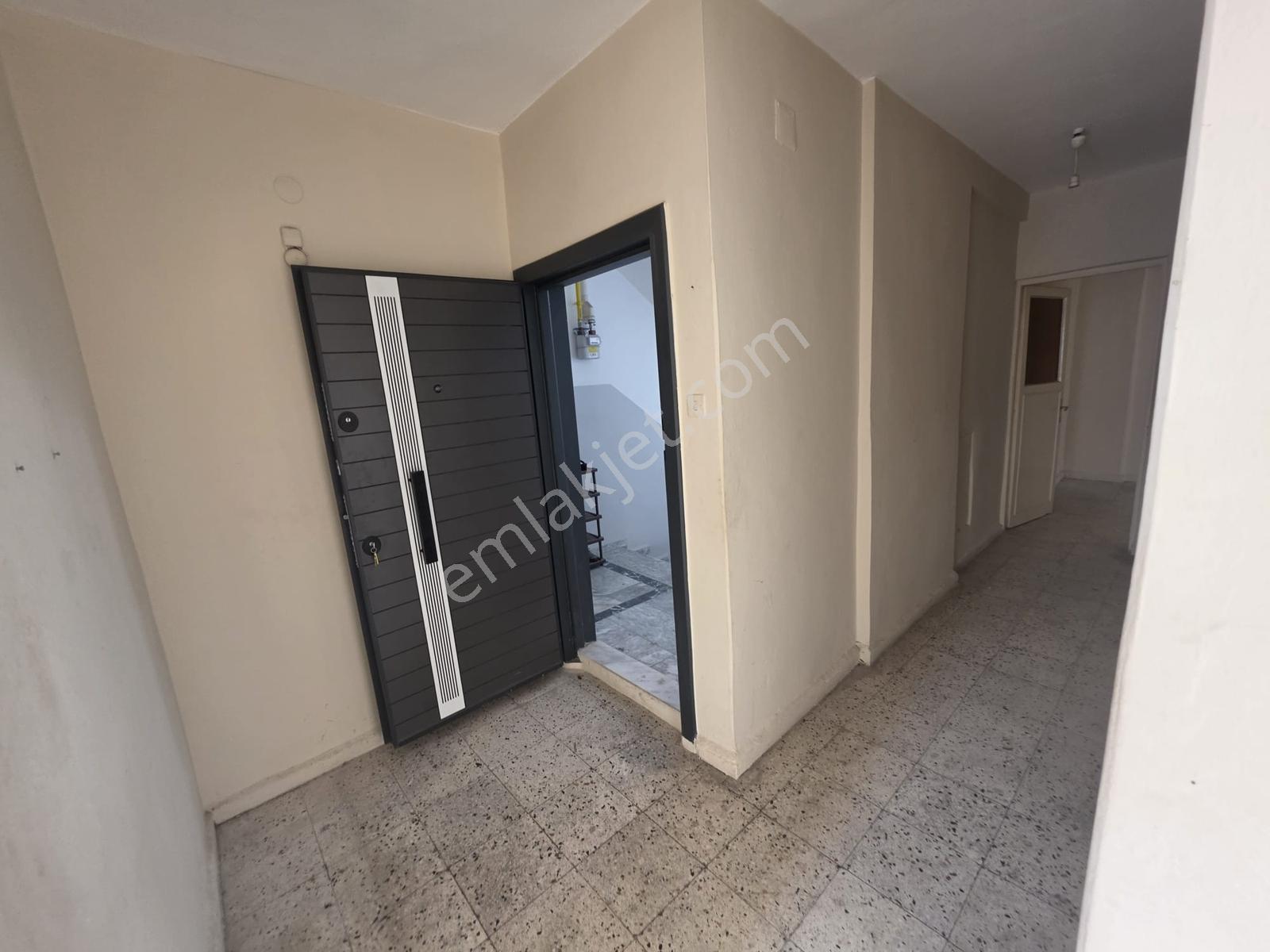 Şehir Merkezinde Doktorlar Caddesi Yakını 2+1 Satılık Daire — fotoğraf 5