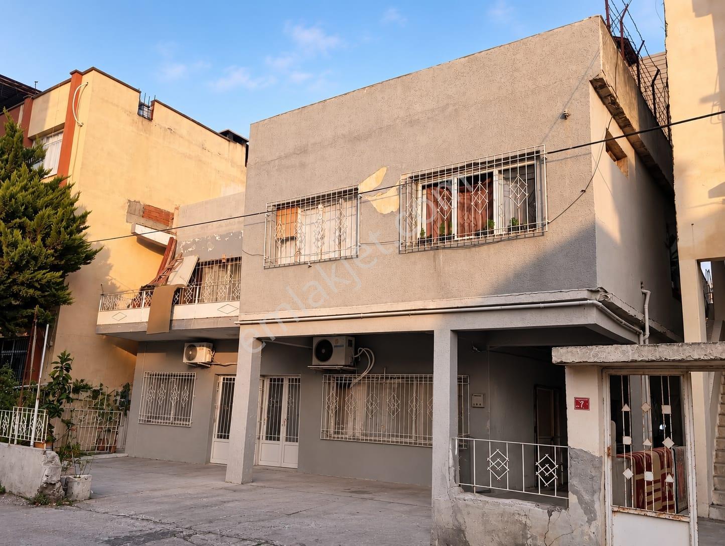 Pirireis Mah. 260 M2 Satılık Konut + Arsa