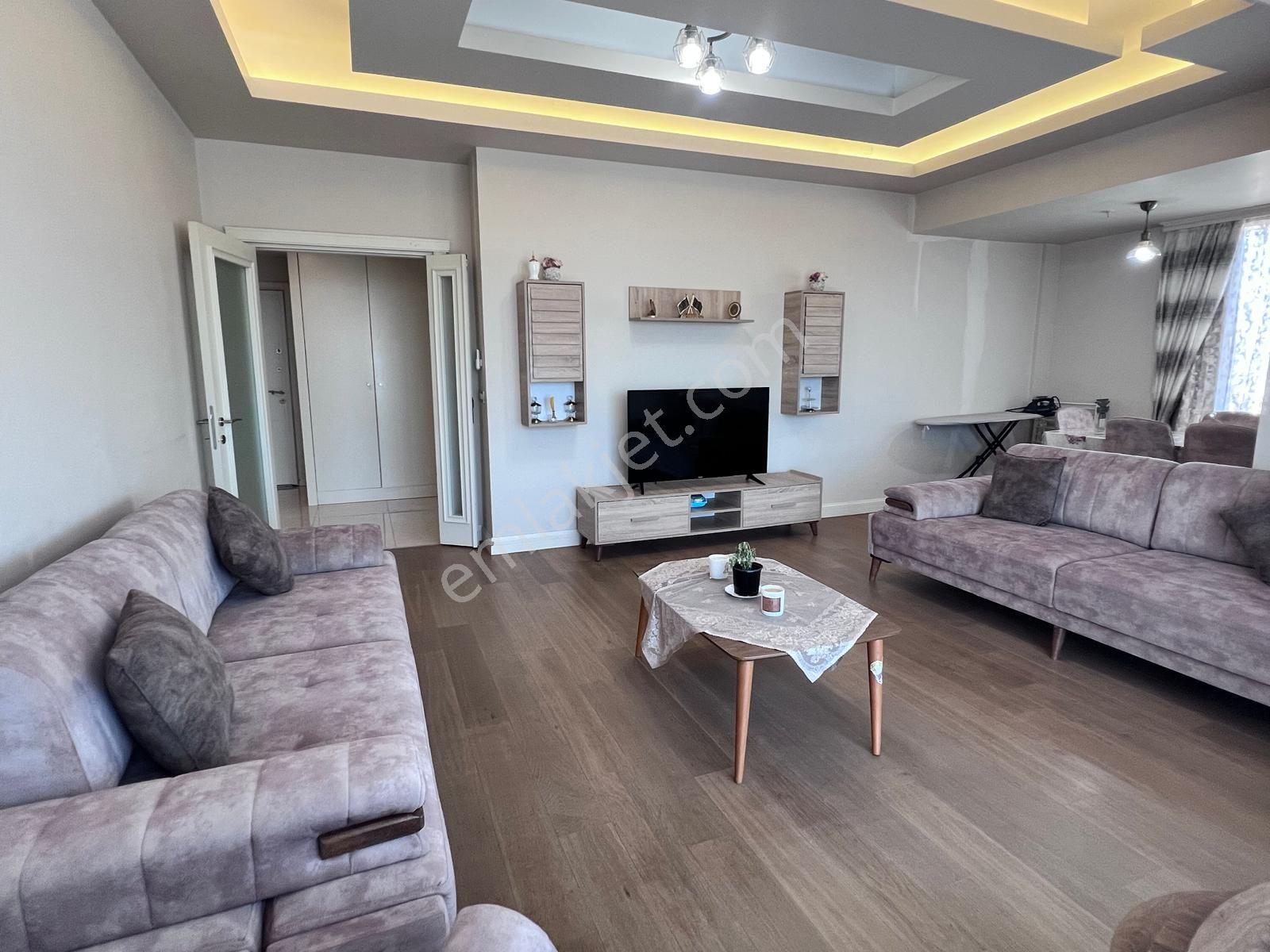 Kiptaş Venezia Mega Satılık Boş Hemen Oturum 2 Banyolu Kapalı Mutfak Balkonlu 2+1 Daire — fotoğraf 4