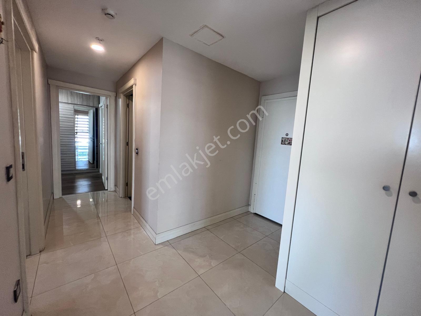 Kiptaş Venezia Mega Satılık Boş Hemen Oturum 2 Banyolu Kapalı Mutfak Balkonlu 2+1 Daire — fotoğraf 6