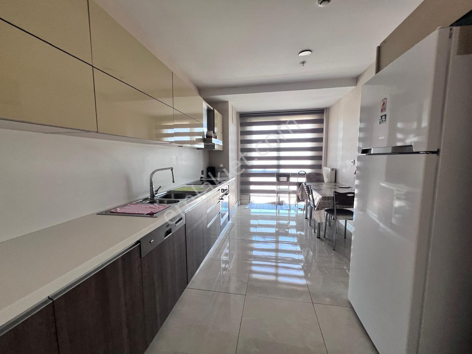 Kiptaş Venezia Mega Satılık Boş Hemen Oturum 2 Banyolu Kapalı Mutfak Balkonlu 2+1 Daire — fotoğraf 8