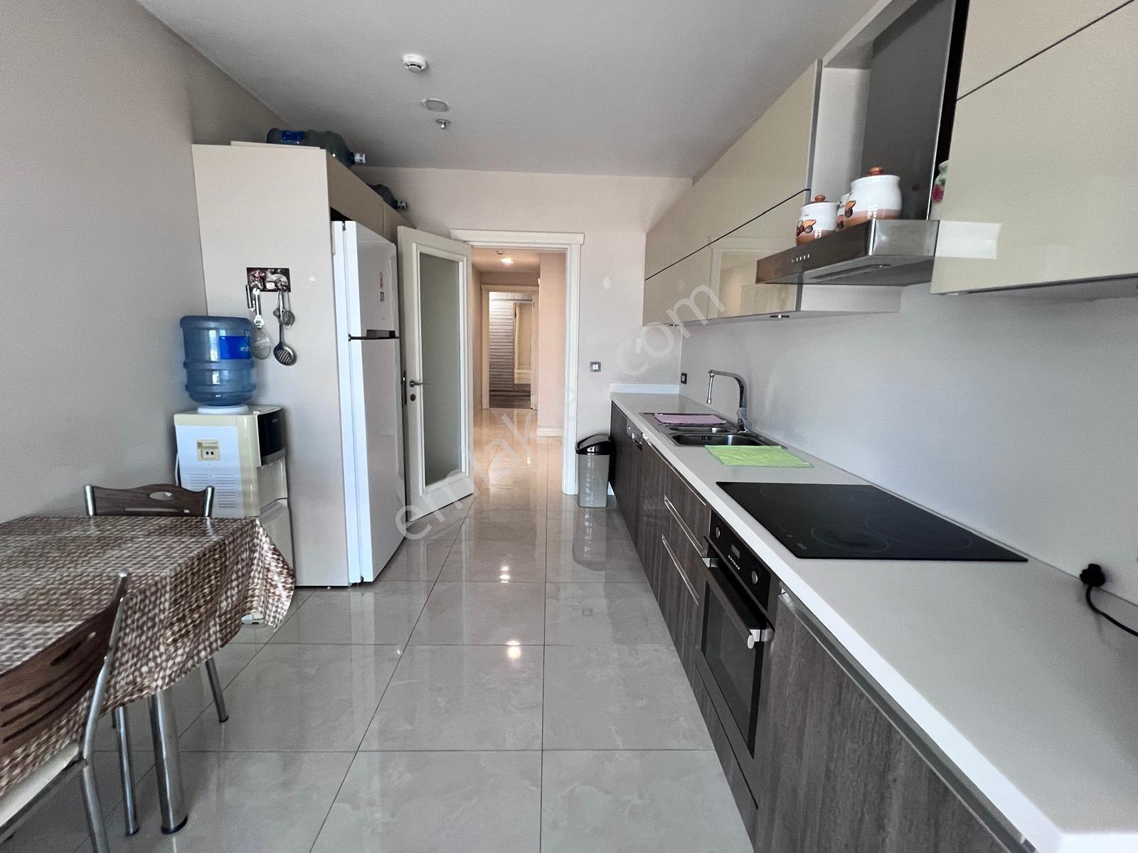 Kiptaş Venezia Mega Satılık Boş Hemen Oturum 2 Banyolu Kapalı Mutfak Balkonlu 2+1 Daire — fotoğraf 9