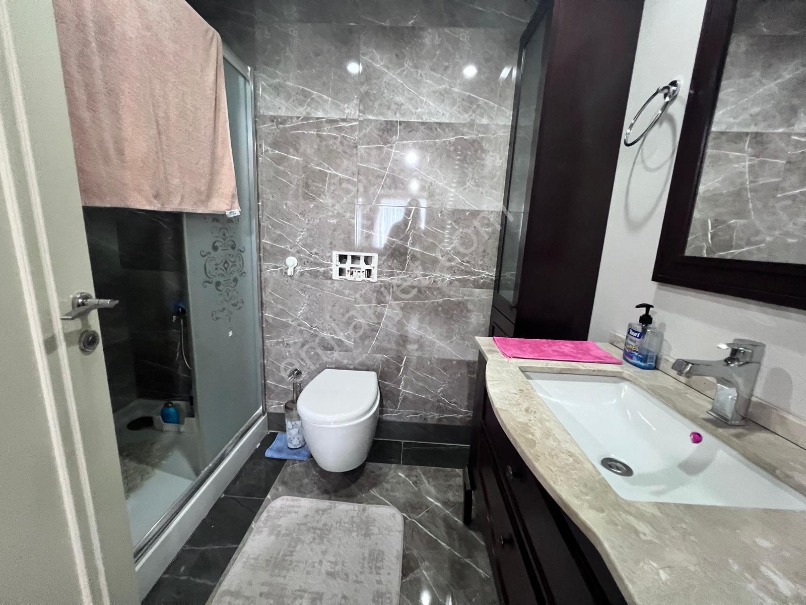 Kiptaş Venezia Mega Satılık Boş Hemen Oturum 2 Banyolu Kapalı Mutfak Balkonlu 2+1 Daire — fotoğraf 12