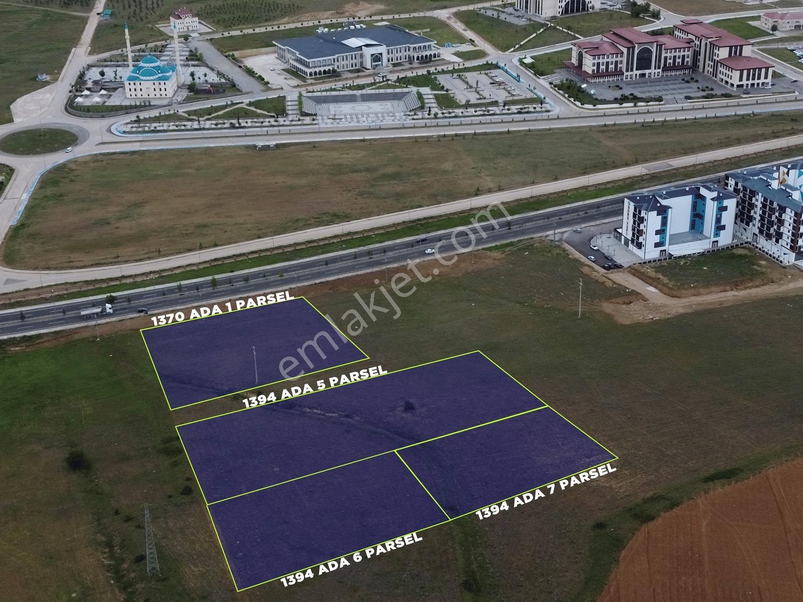 Bayburt Merkezde Üniversite Karşısı 7 Kat İmarlı 2 Dönüm Arsa