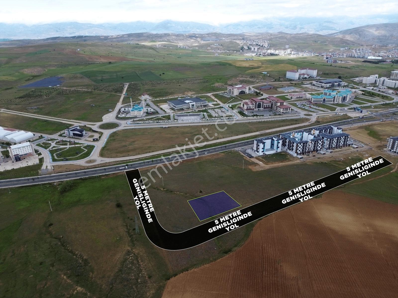 Bayburt Merkezde Üniversite Karşısı 7 Kat İmarlı 2 Dönüm Arsa — fotoğraf 5