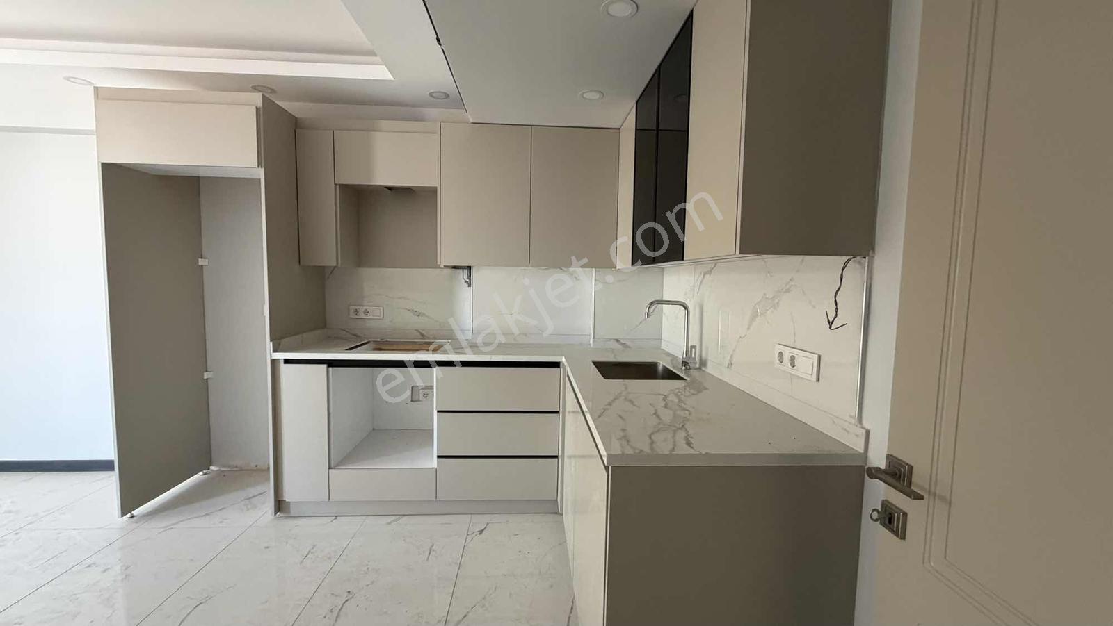 Berk Emlak'Tan Menderes Merkezde Satılık 2+1 Sıfır Daire