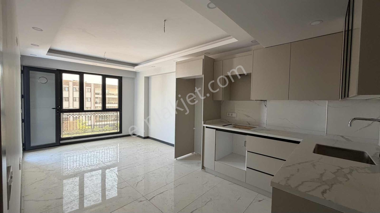 Berk Emlak'tan Menderes Merkezde Satılık 2+1 Sıfır Daire — fotoğraf 2