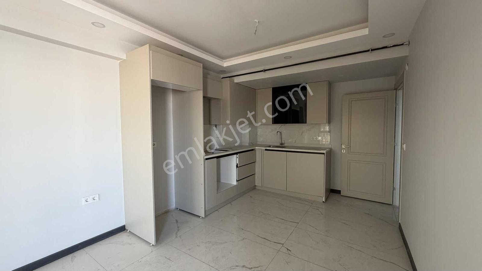 Berk Emlak'tan Menderes Merkezde Satılık 2+1 Sıfır Daire — fotoğraf 5