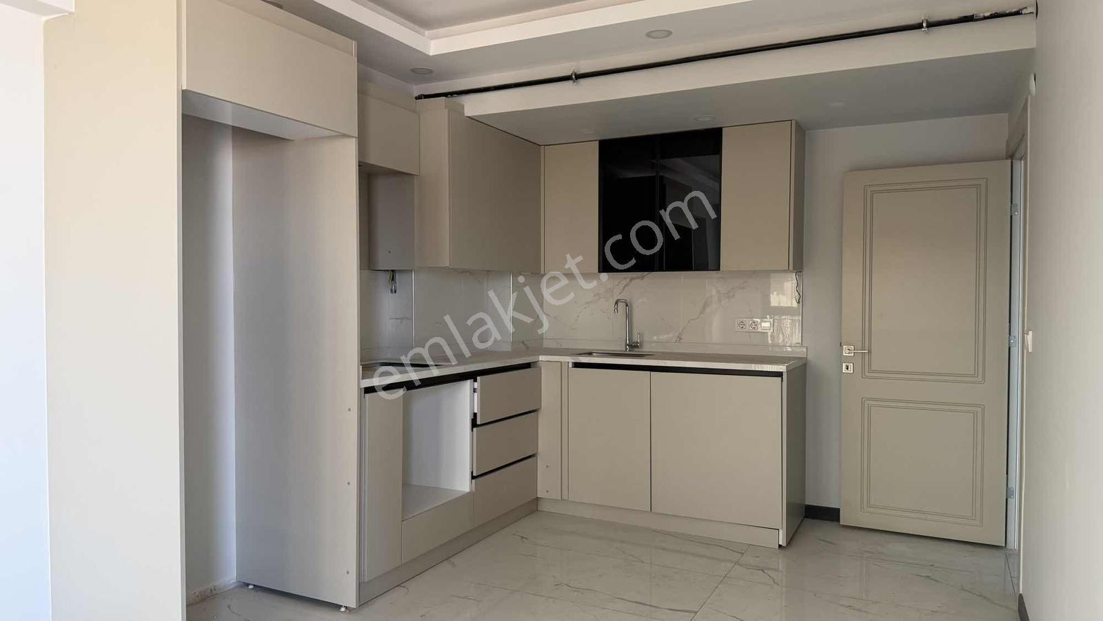 Berk Emlak'tan Menderes Merkezde Satılık 2+1 Sıfır Daire — fotoğraf 6