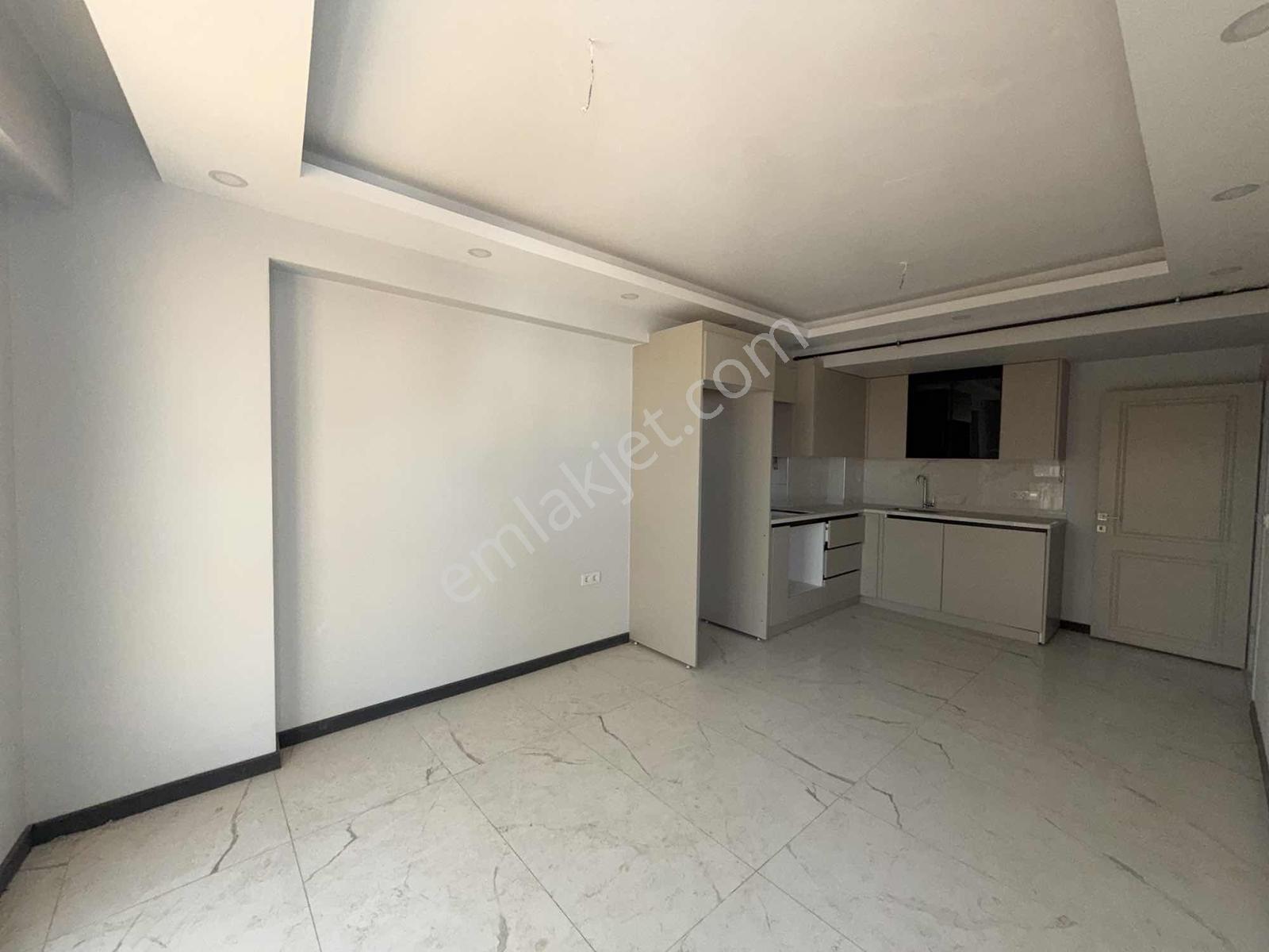 Berk Emlak'tan Menderes Merkezde Satılık 2+1 Sıfır Daire — fotoğraf 9