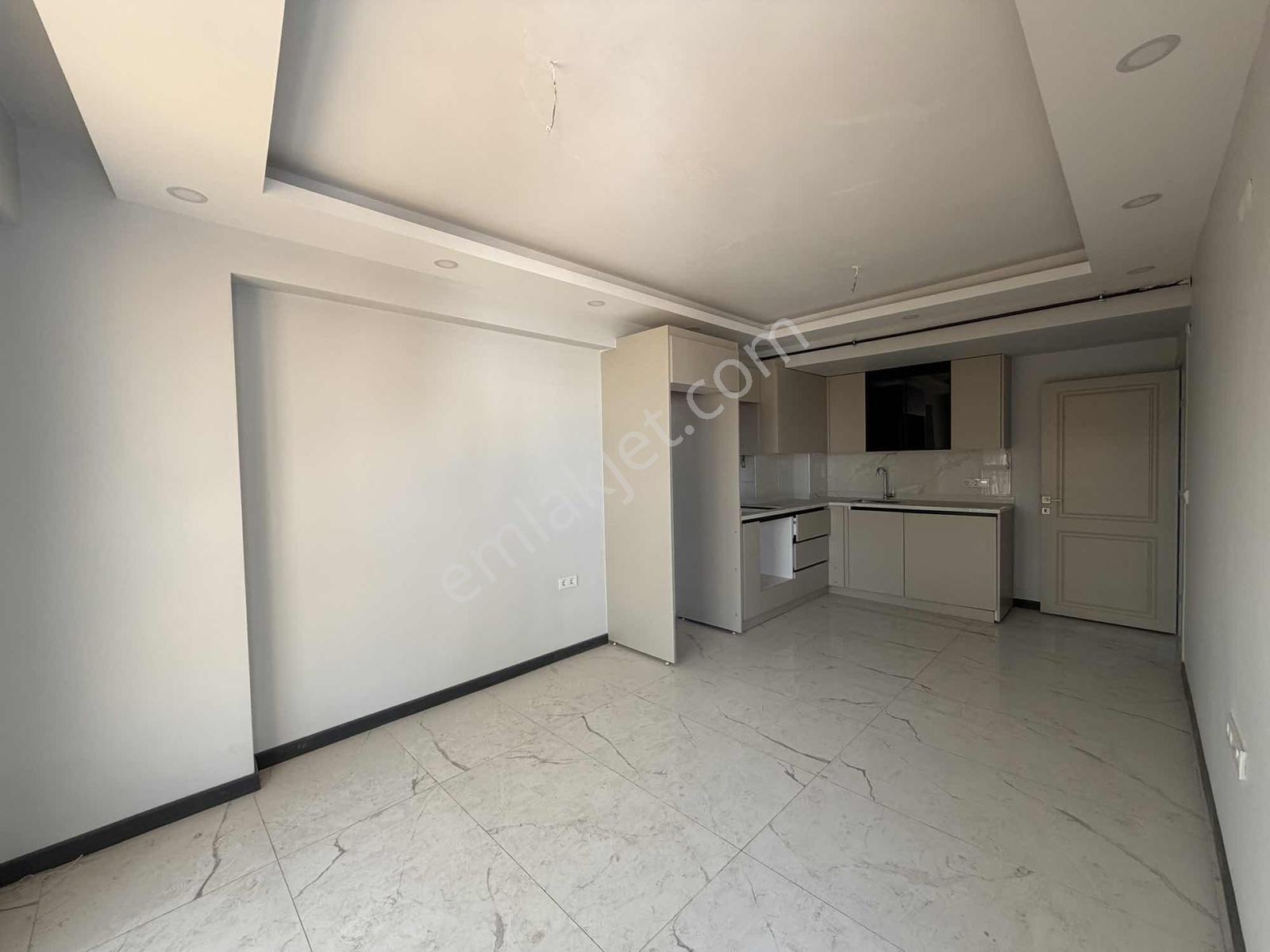 Berk Emlak'tan Menderes Merkezde Satılık 2+1 Sıfır Daire — fotoğraf 11