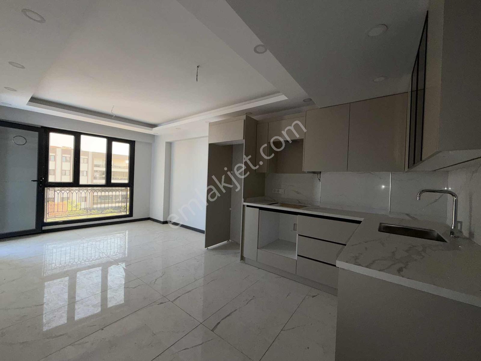 Berk Emlak'tan Menderes Merkezde Satılık 2+1 Sıfır Daire — fotoğraf 12
