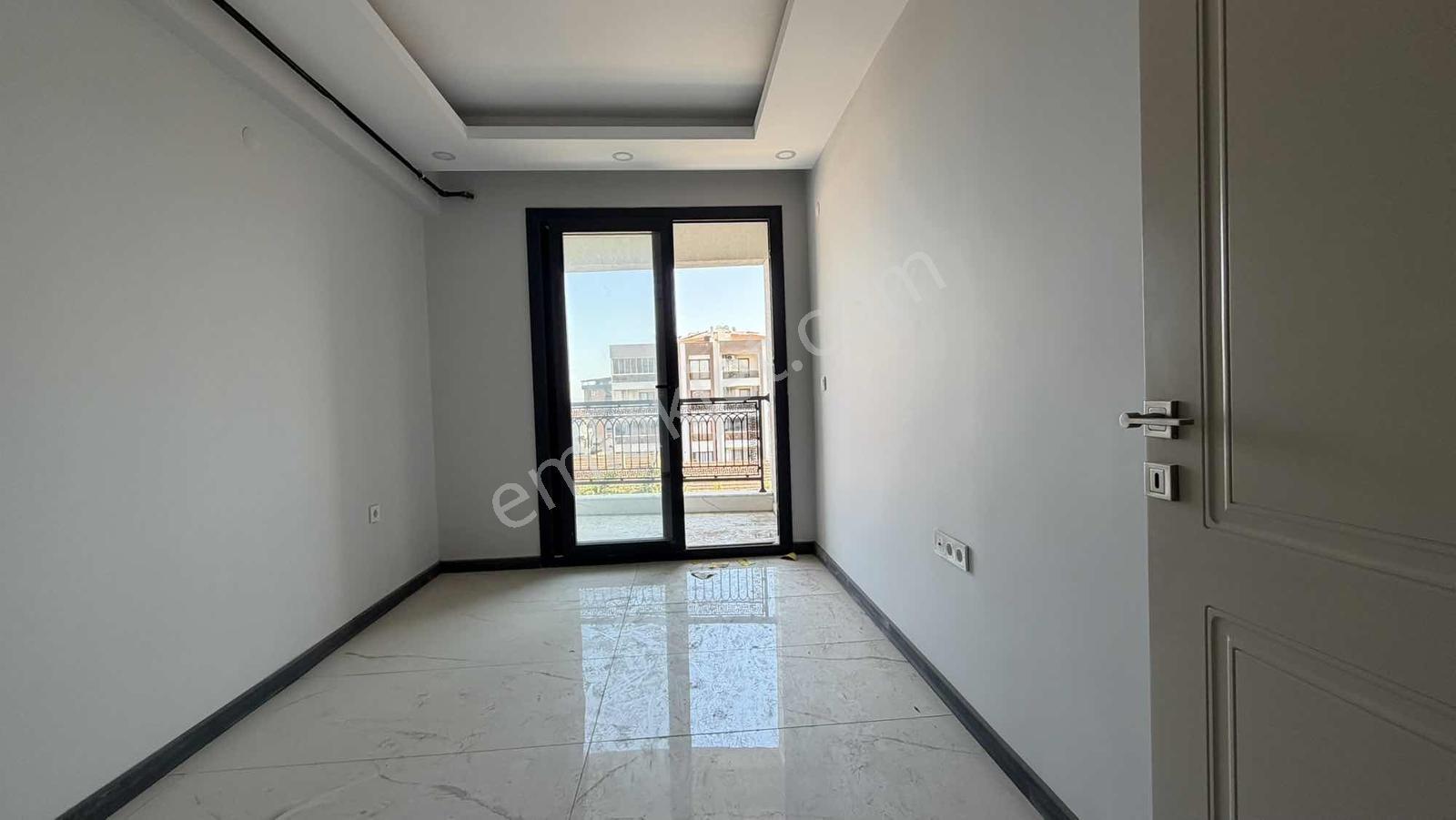 Berk Emlak'tan Menderes Merkezde Satılık 2+1 Sıfır Daire — fotoğraf 16