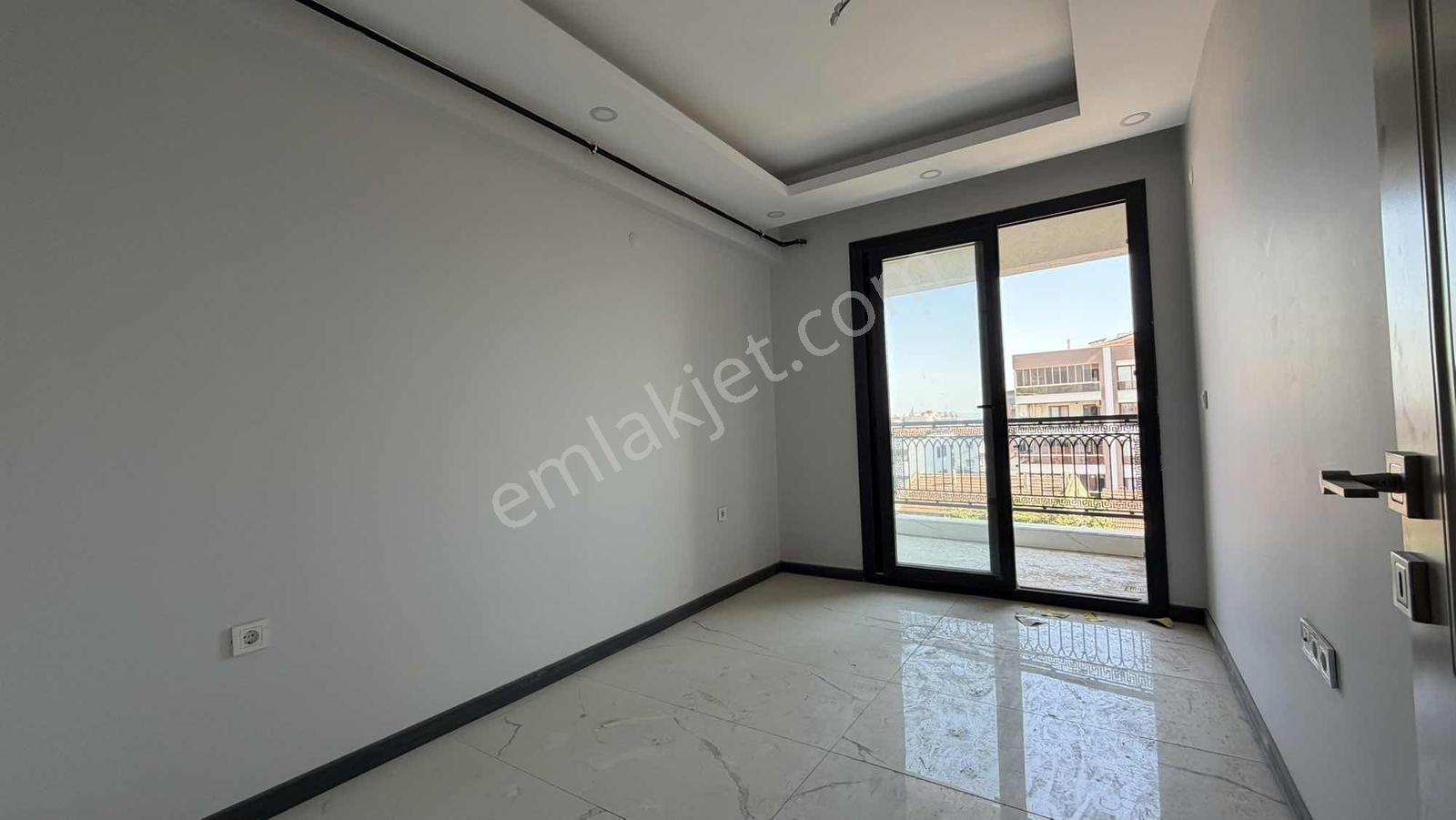 Berk Emlak'tan Menderes Merkezde Satılık 2+1 Sıfır Daire — fotoğraf 17
