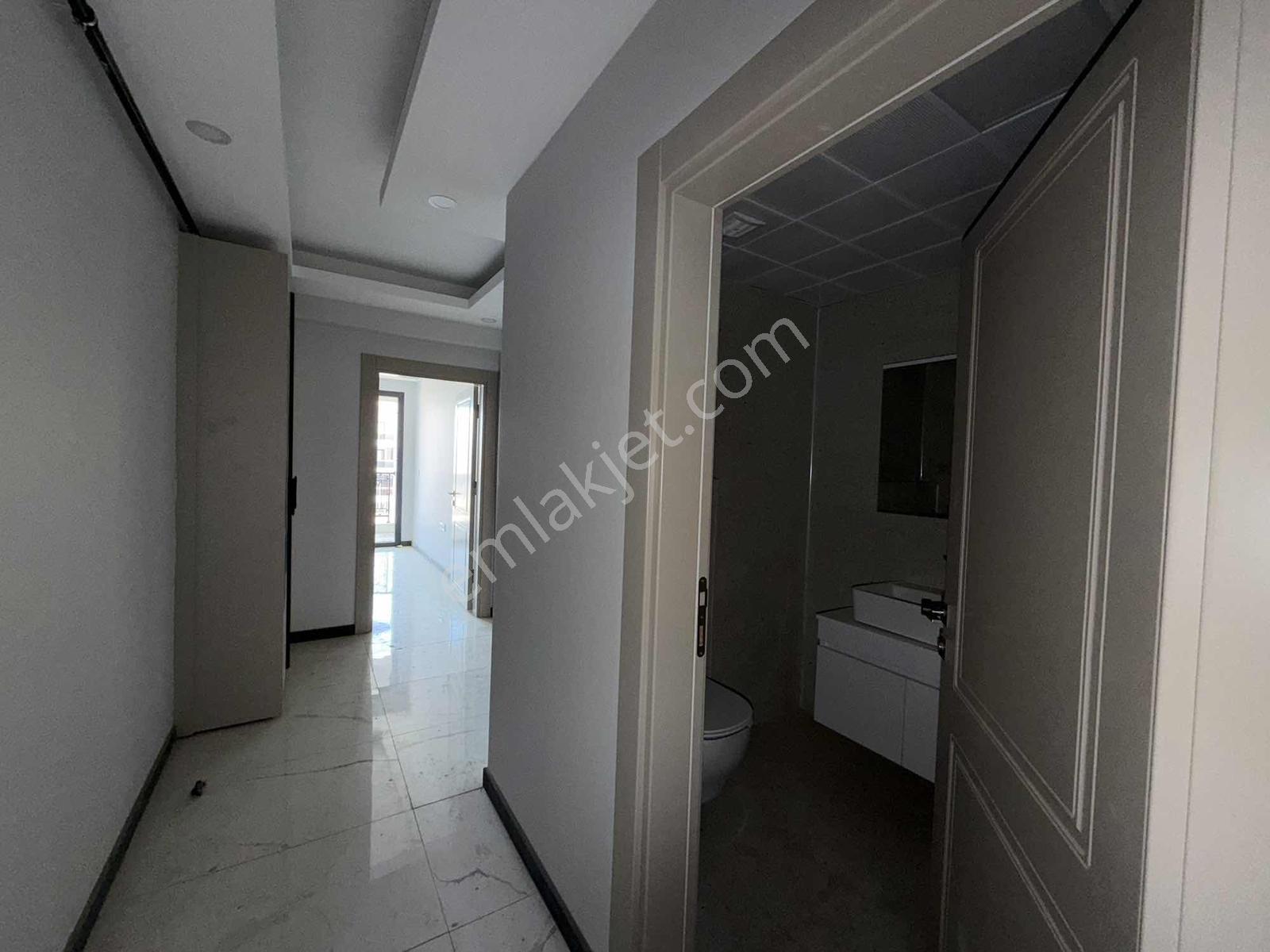 Berk Emlak'tan Menderes Merkezde Satılık 2+1 Sıfır Daire — fotoğraf 18