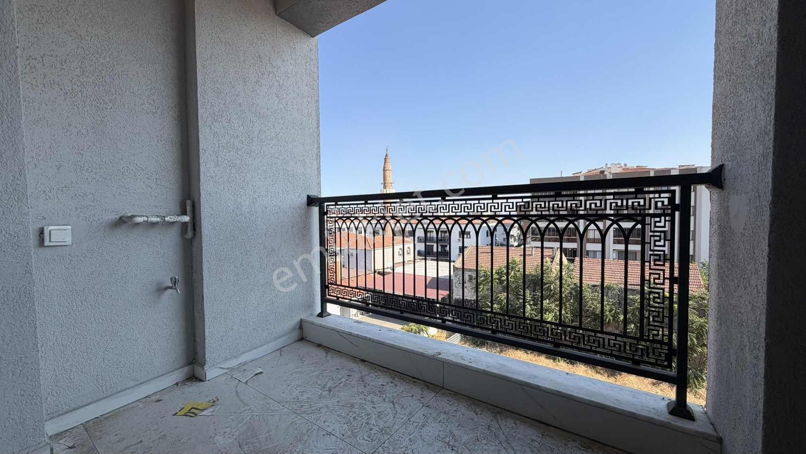 Berk Emlak'tan Menderes Merkezde Satılık 2+1 Sıfır Daire — fotoğraf 25