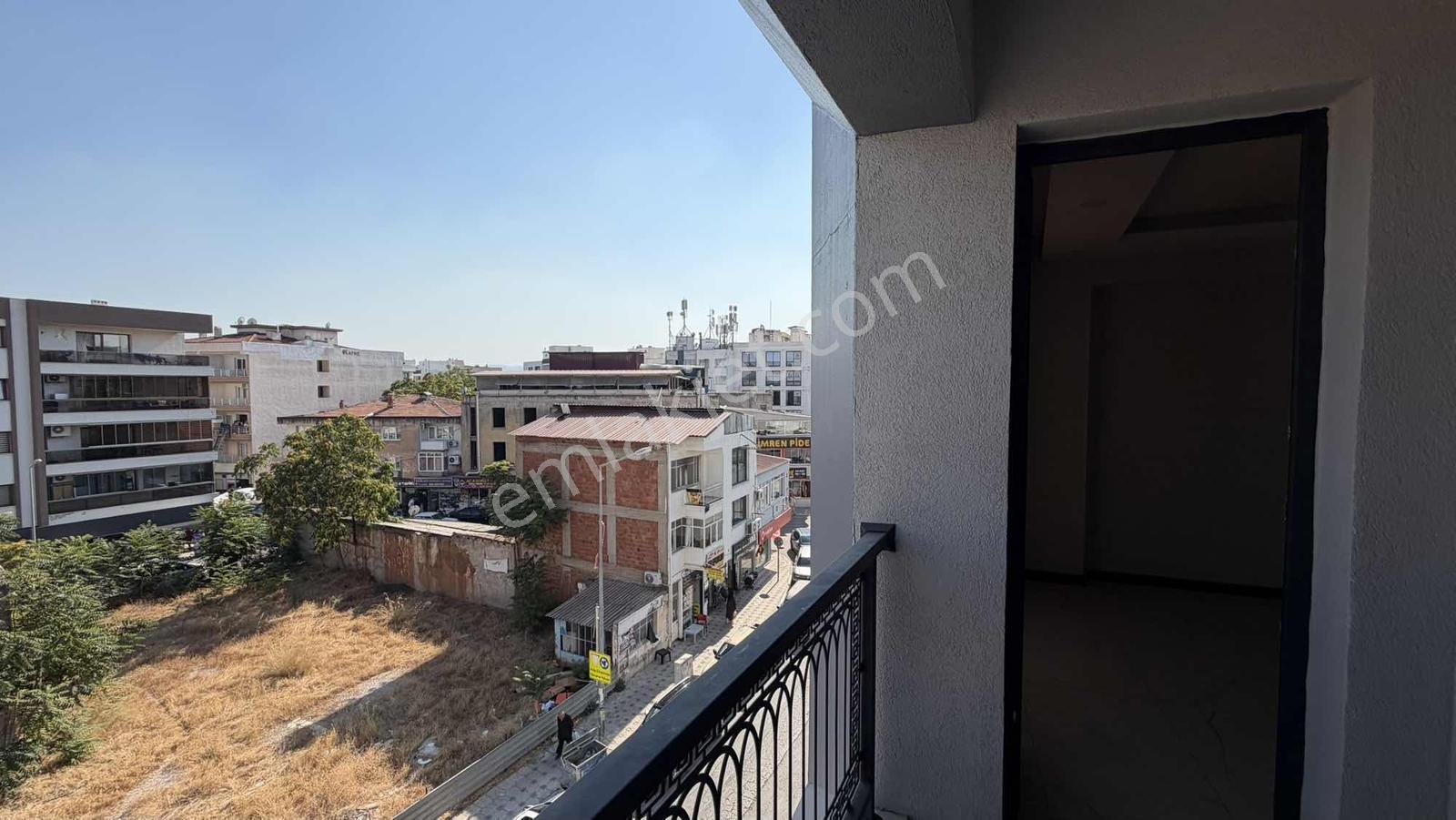 Berk Emlak'tan Menderes Merkezde Satılık 2+1 Sıfır Daire — fotoğraf 26